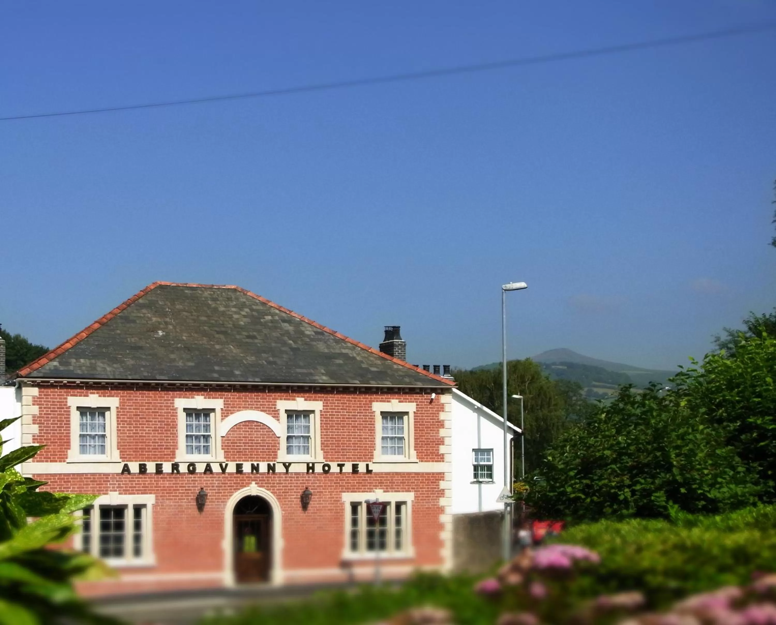Facade/entrance, Property Building in Abergavenny Hotel
