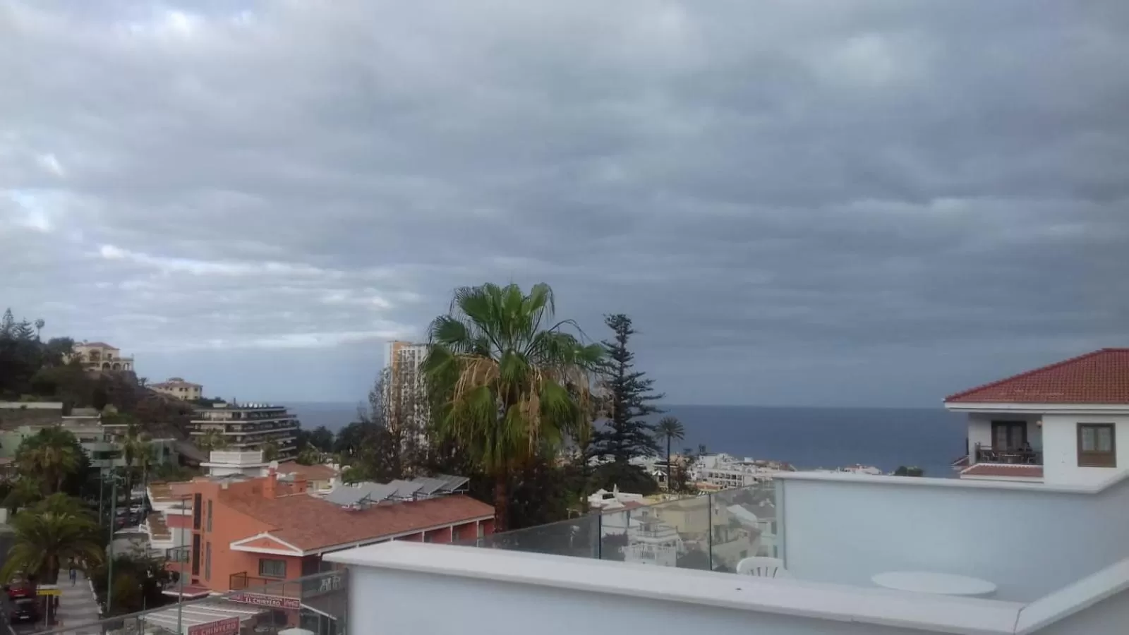 Photo of the whole room in Apartamentos Pez Azul