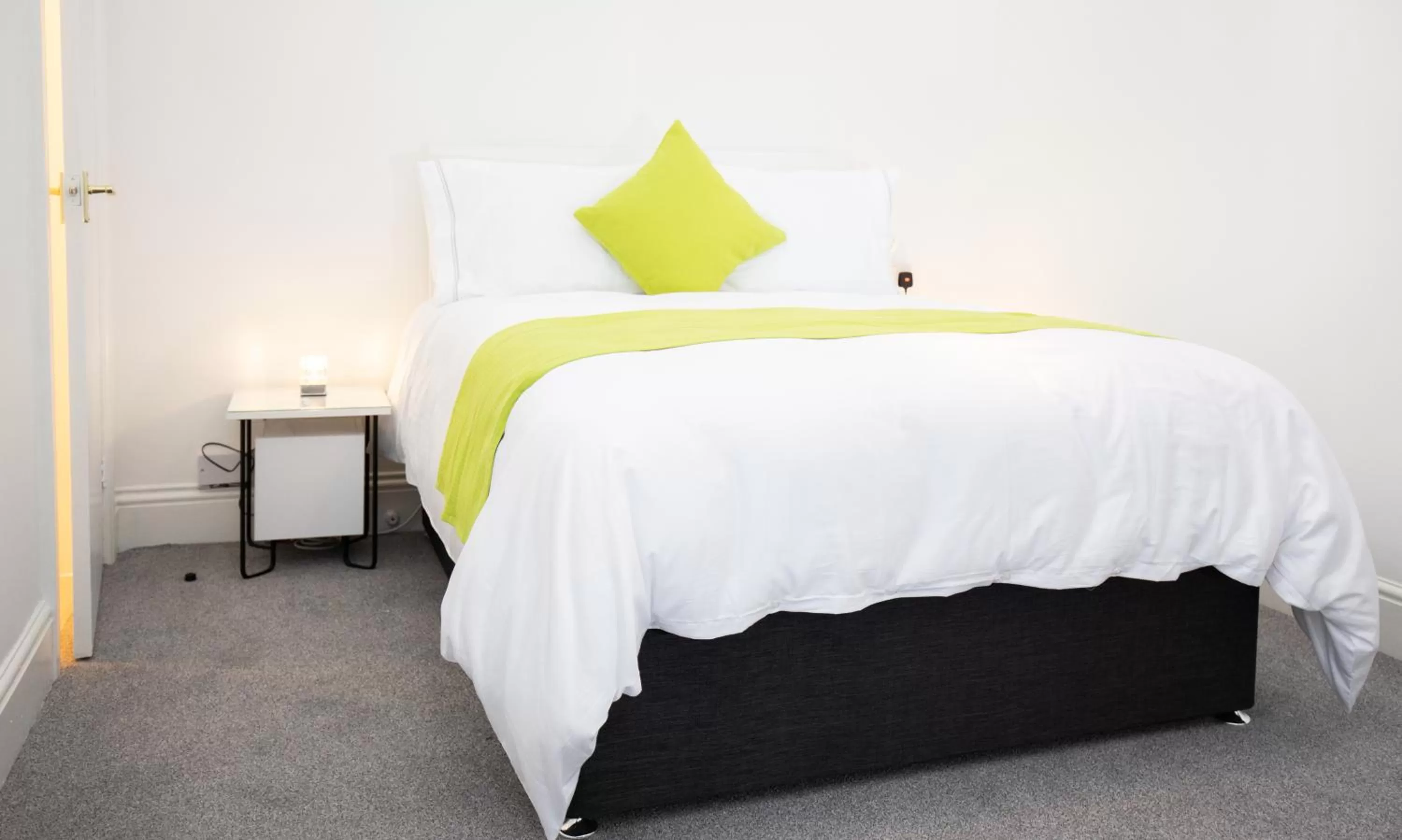 Bedroom in The Tiger Inn