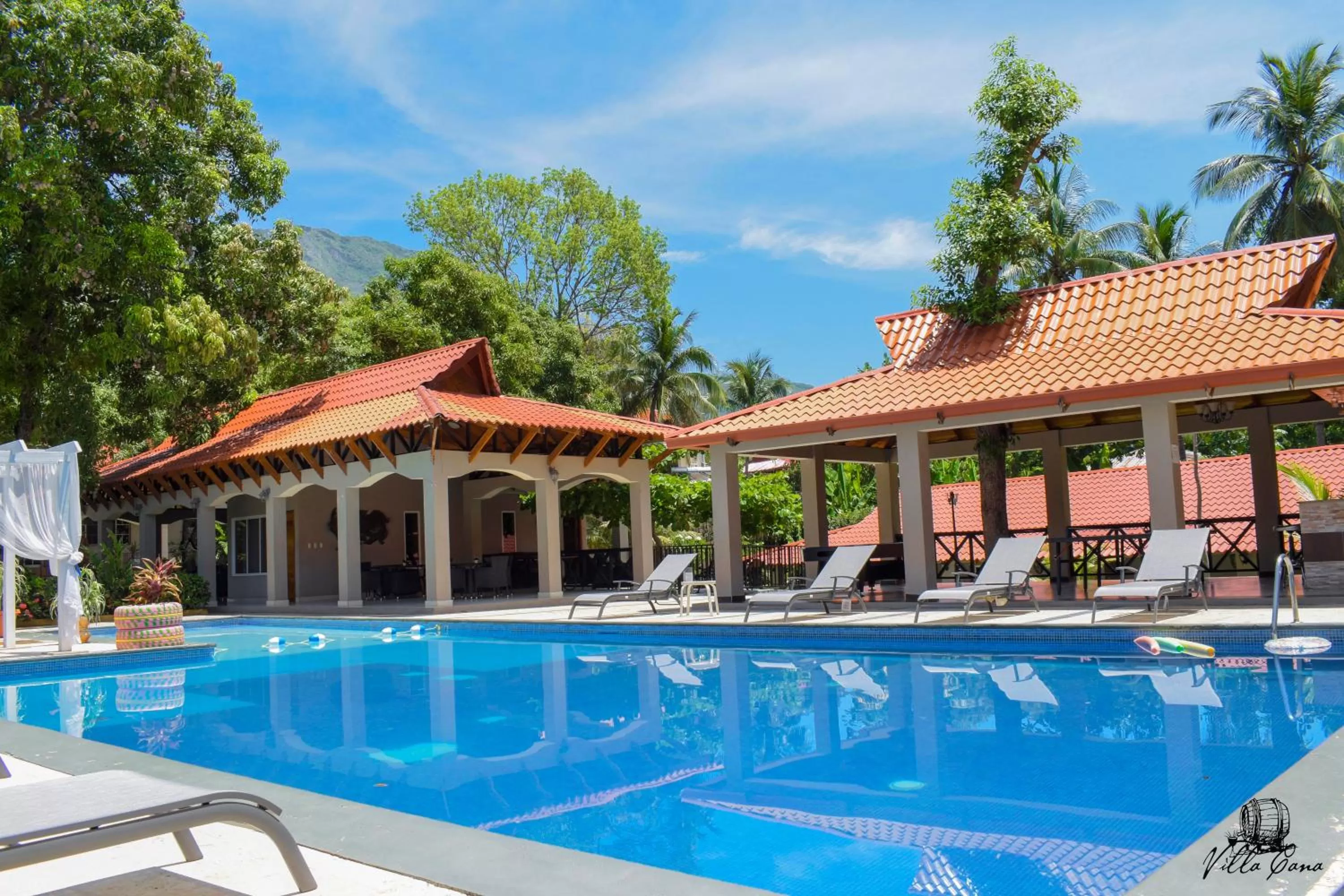 Swimming pool in Auberge Villa Cana