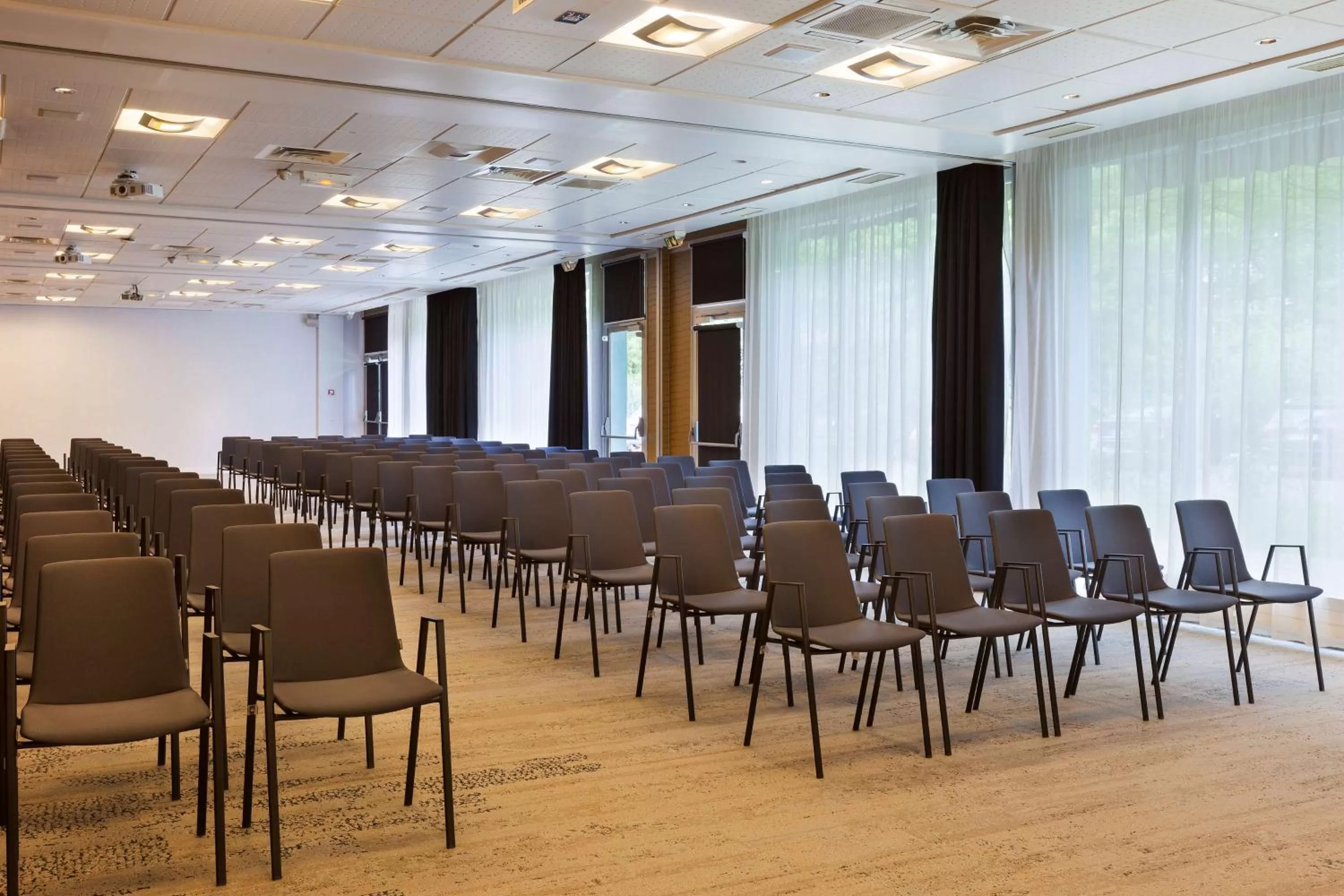 On site in Hotel Inn Paris CDG Airport