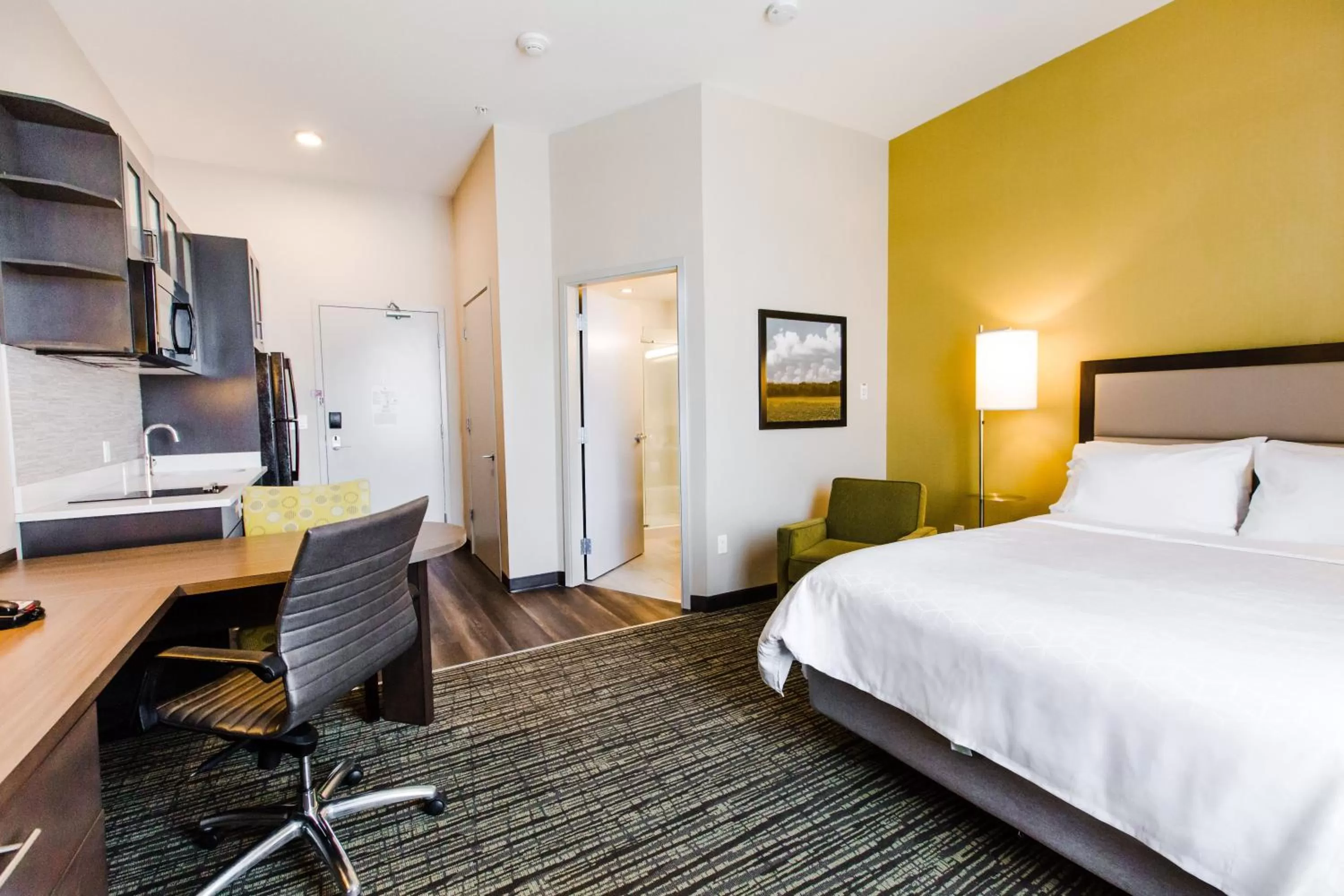 Photo of the whole room, Bed in Candlewood Suites West Edmonton - Mall Area by IHG
