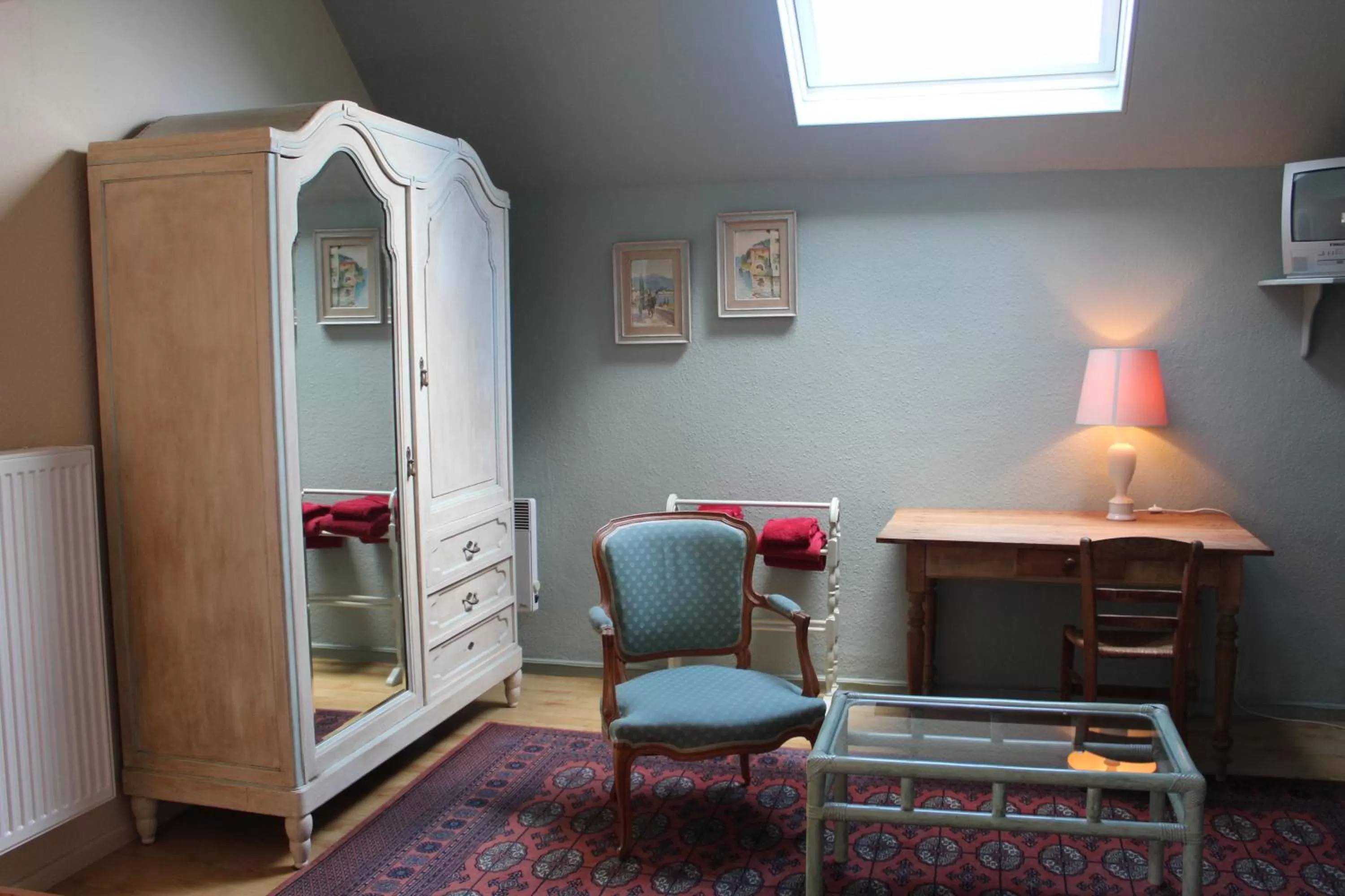 Seating Area in LE CHARNOIS