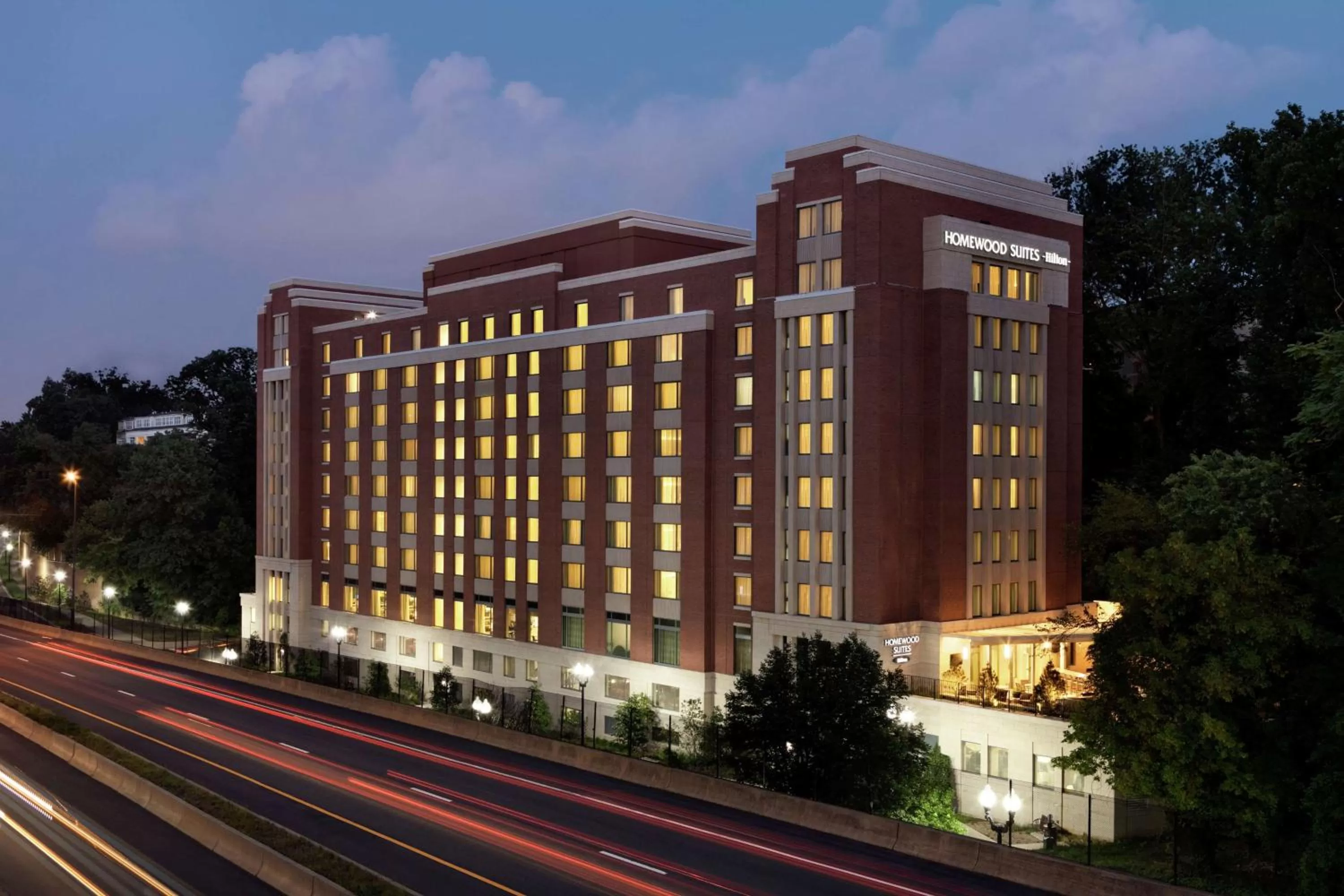 Property building in Homewood Suites By Hilton Arlington Rosslyn Key Bridge