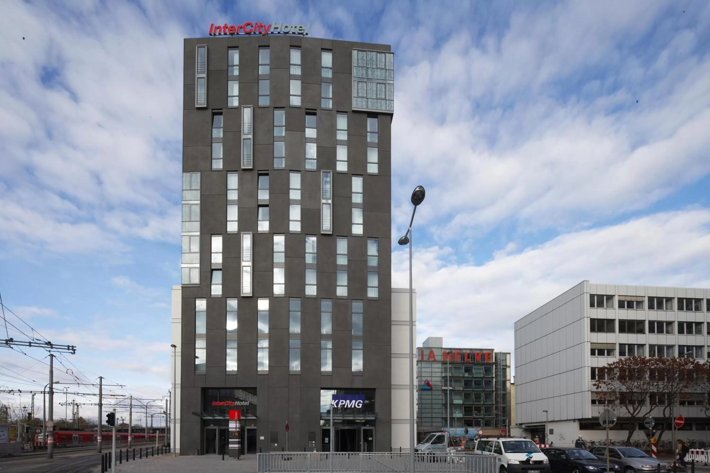 Facade/entrance in IntercityHotel Mannheim