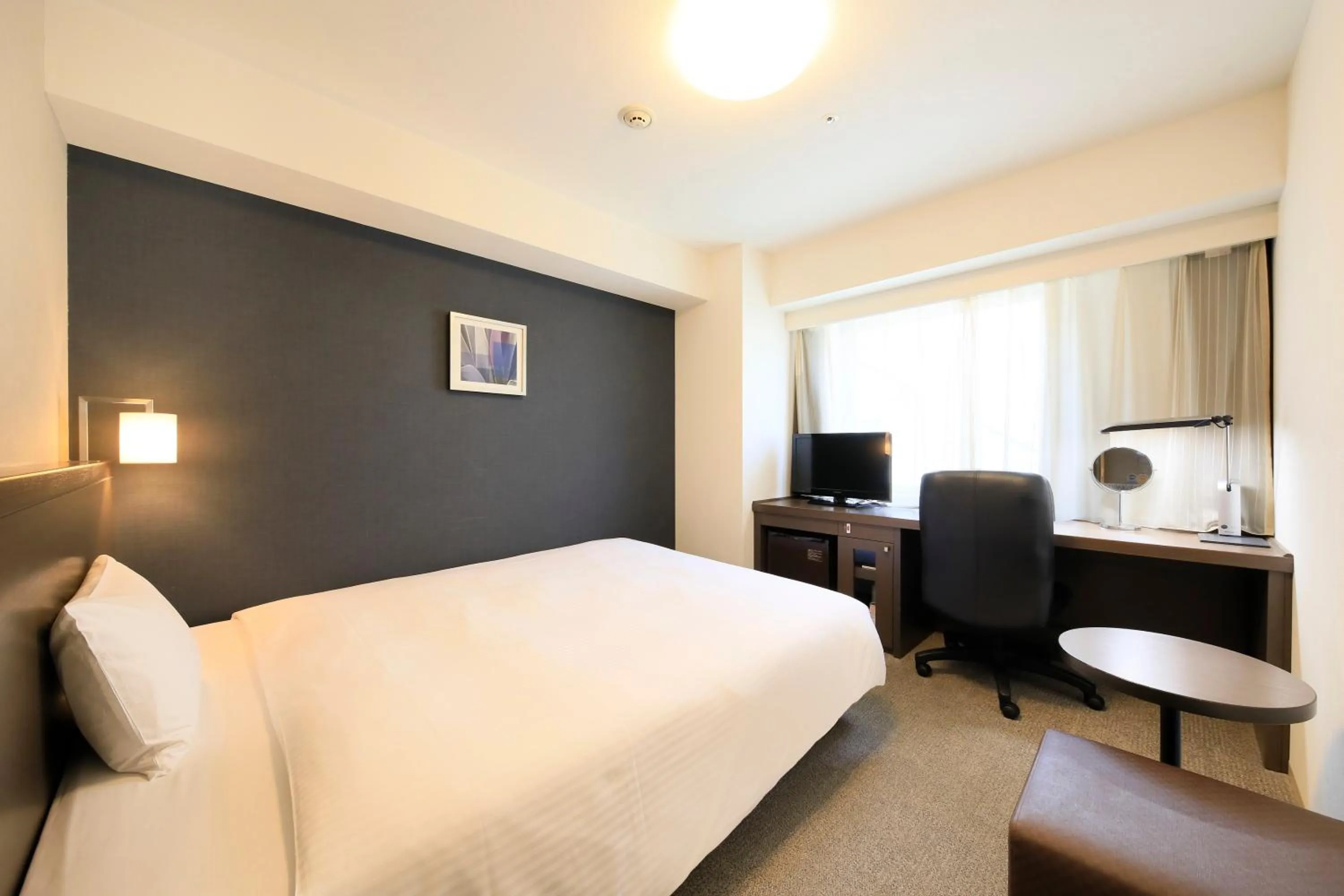 Photo of the whole room, Bed in Daiwa Roynet Hotel Tokyo Akabane