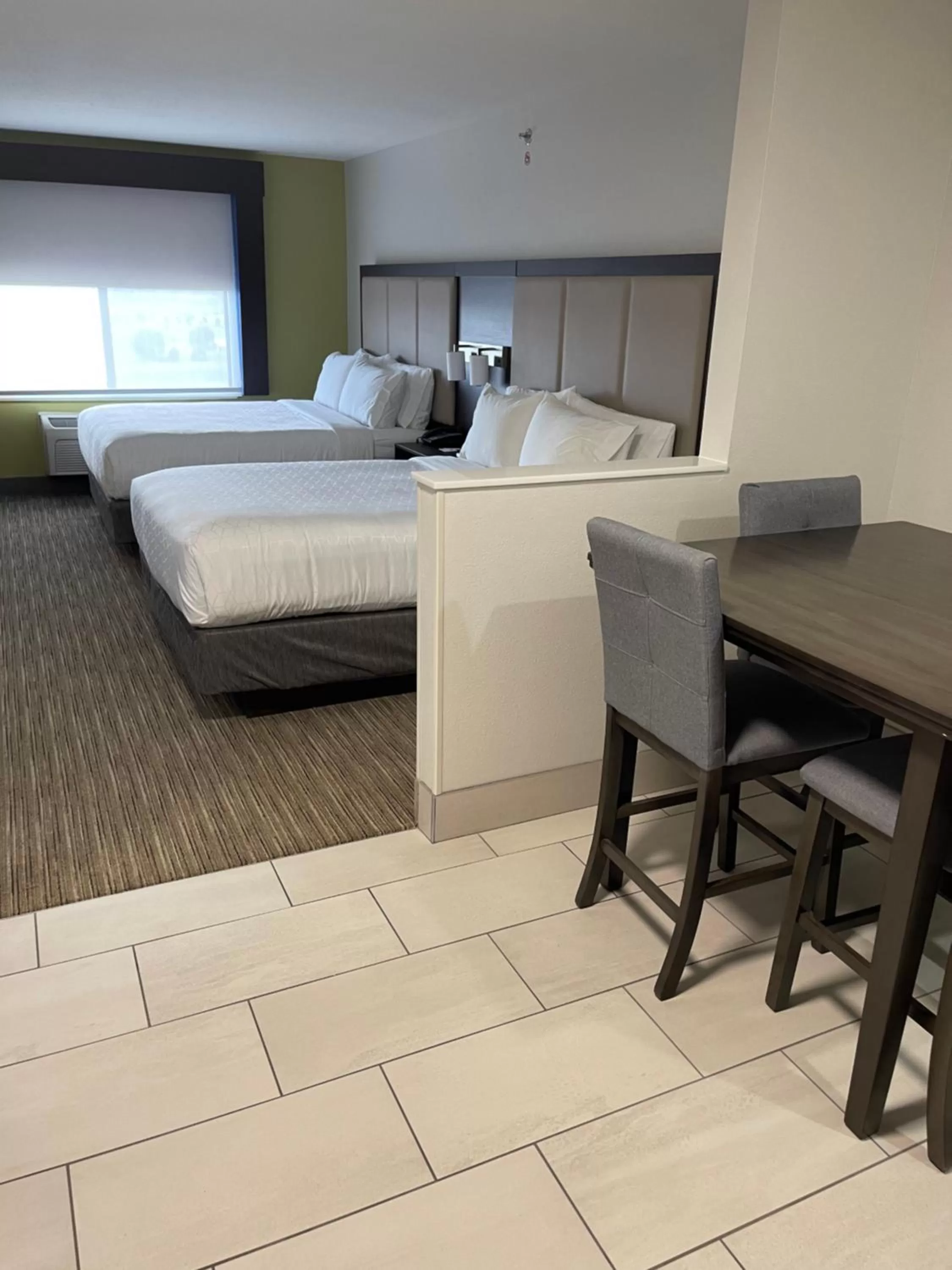 Bed in Holiday Inn Express Hotel & Suites Las Vegas NM by IHG