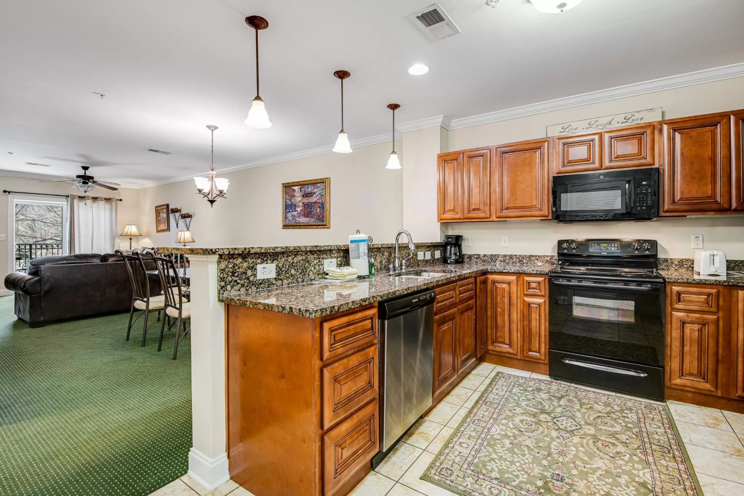 Kitchen/Kitchenette in Bon Air 2011