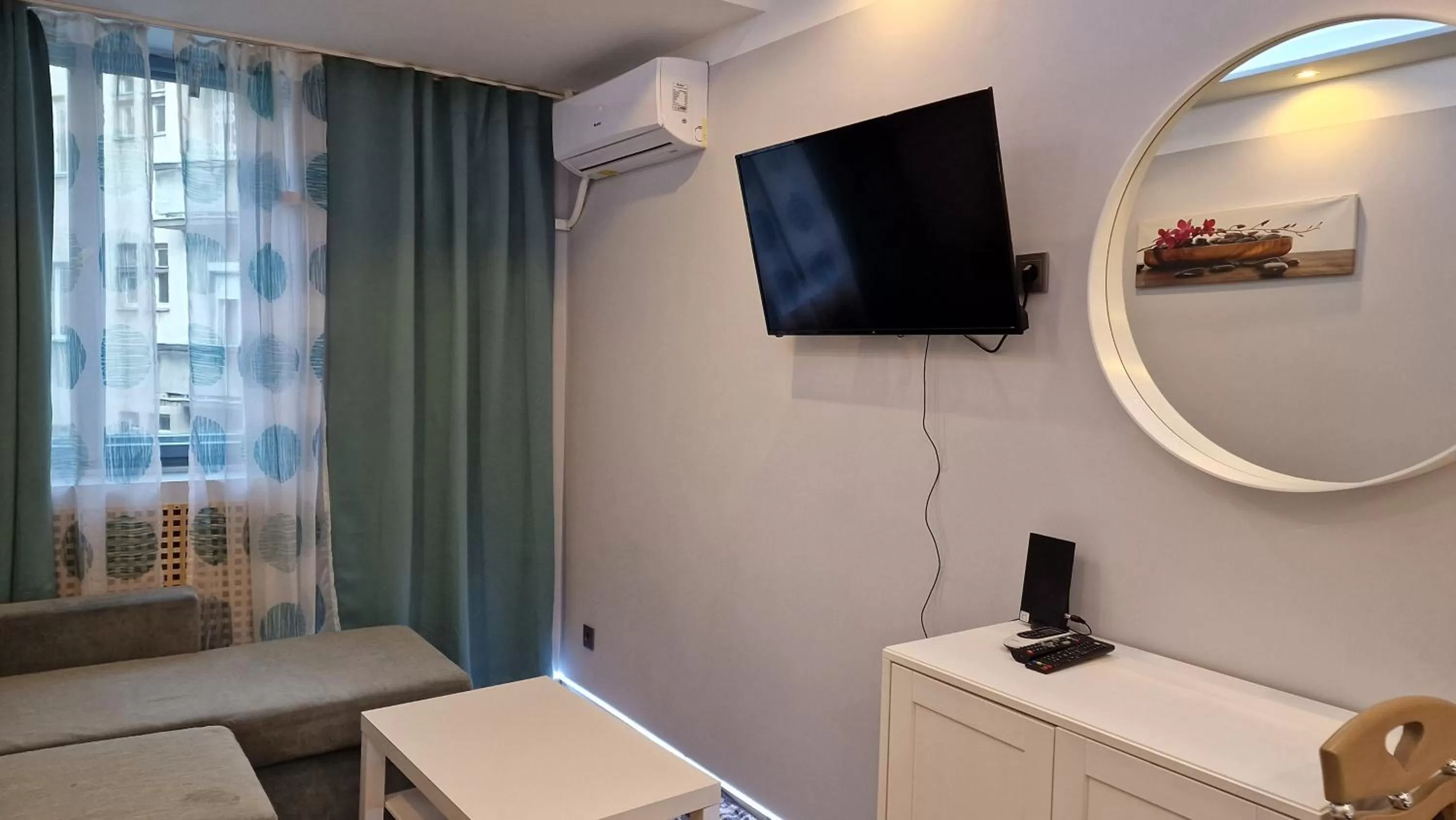 TV/Entertainment Center in Palais Elegance Wien