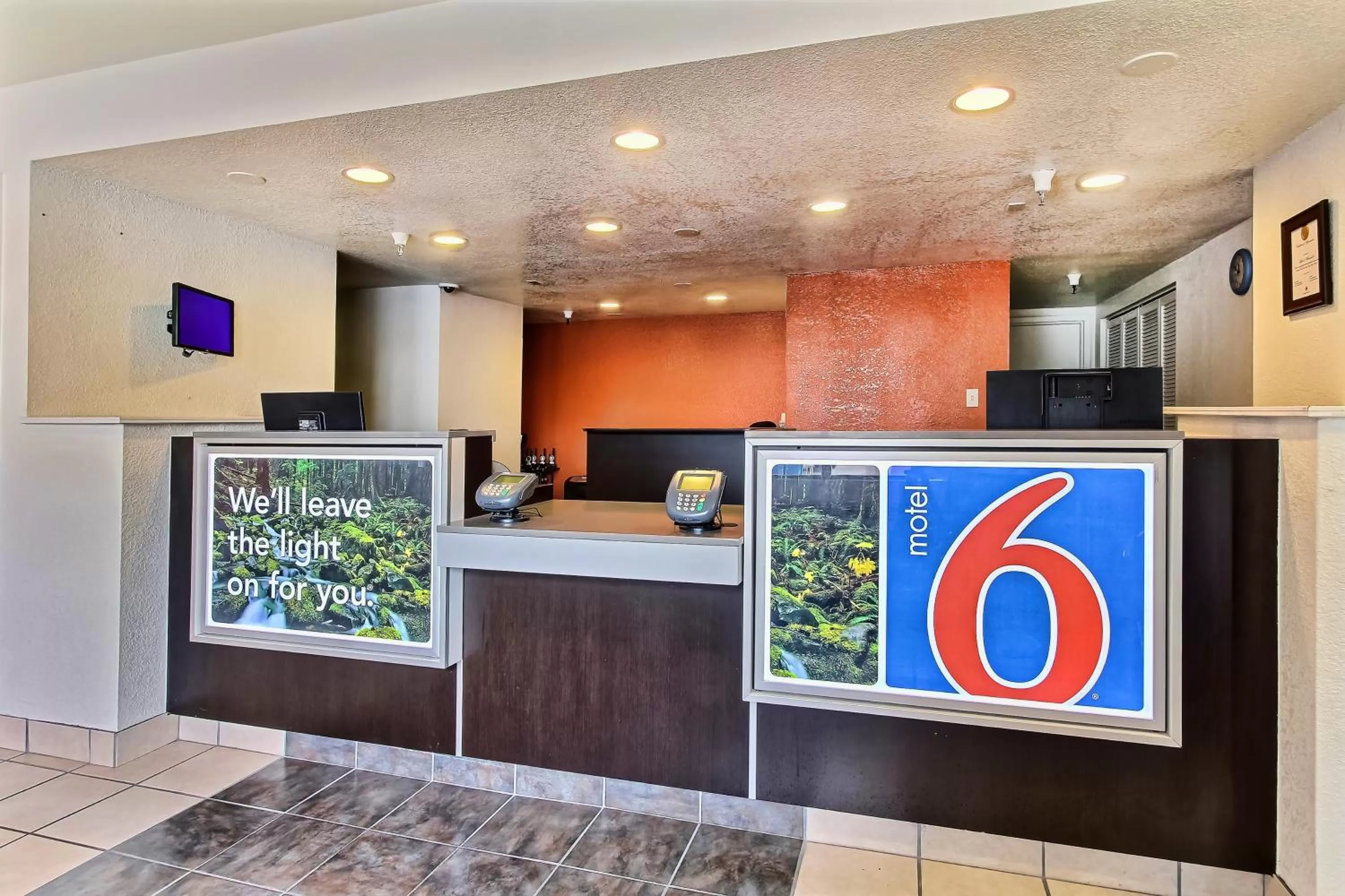 Lobby or reception in Motel 6-Watsonville, CA - Monterey Area