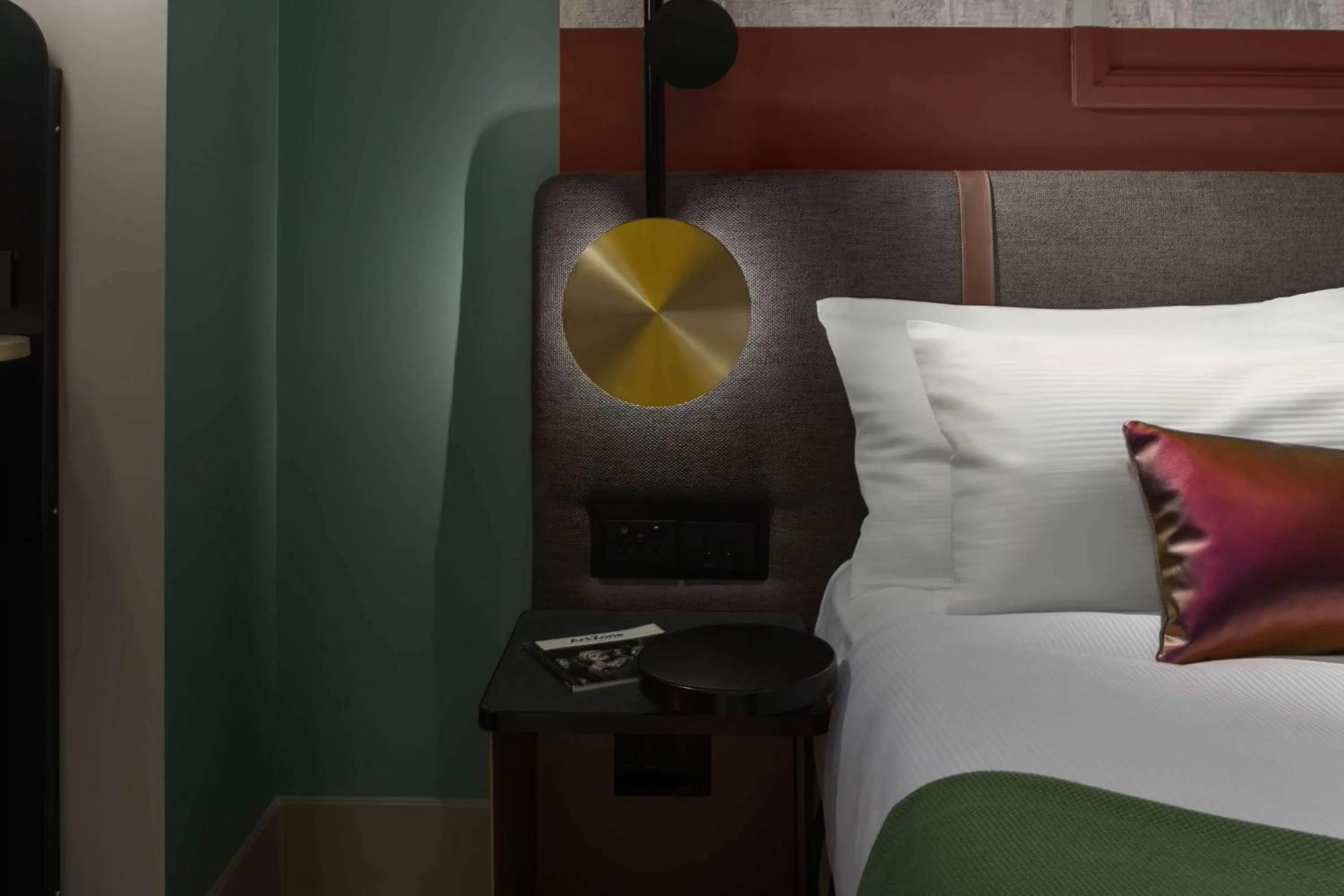 Bedroom, Bed in QT Auckland