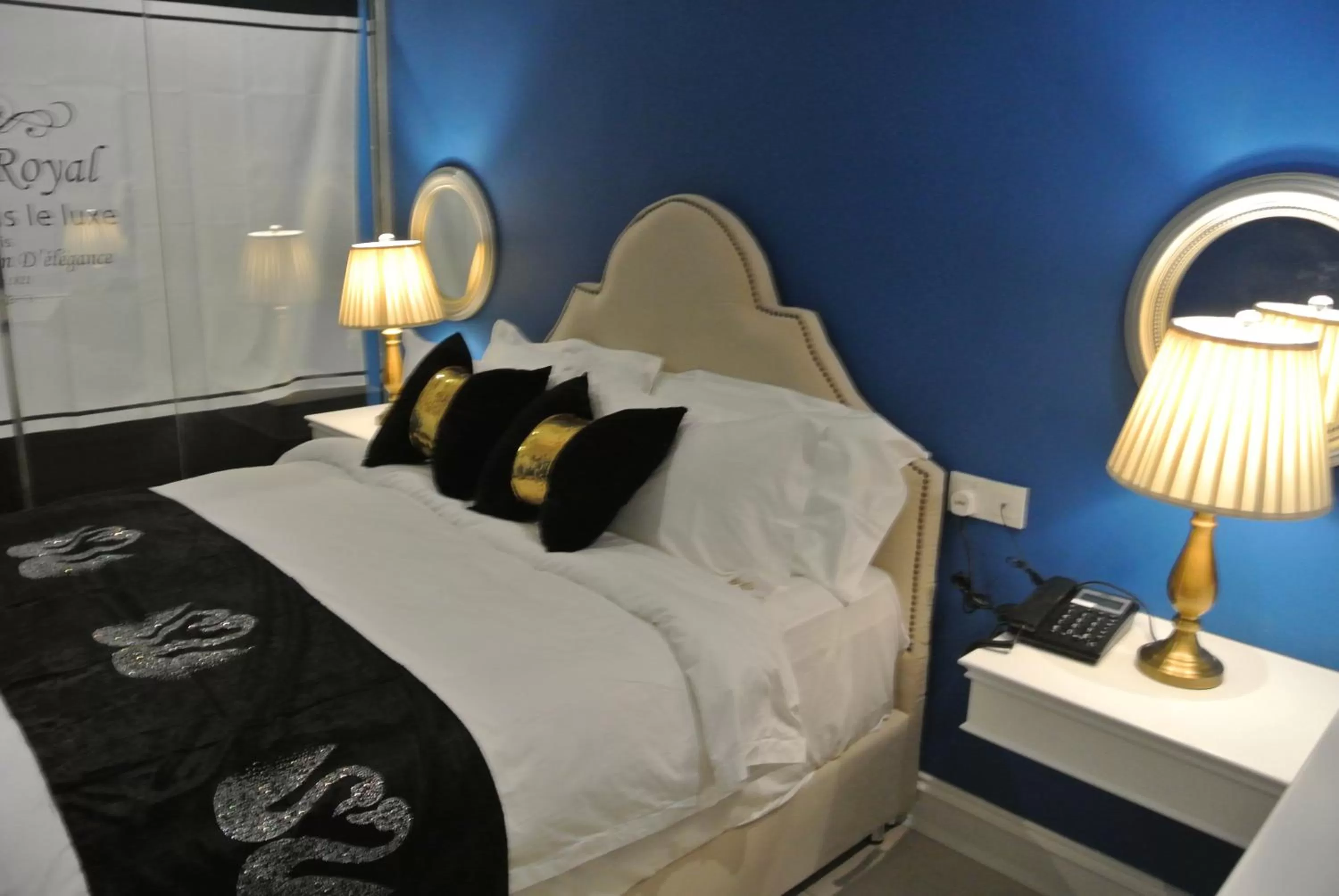 Bed in 1 Day Car Hotel Station 18