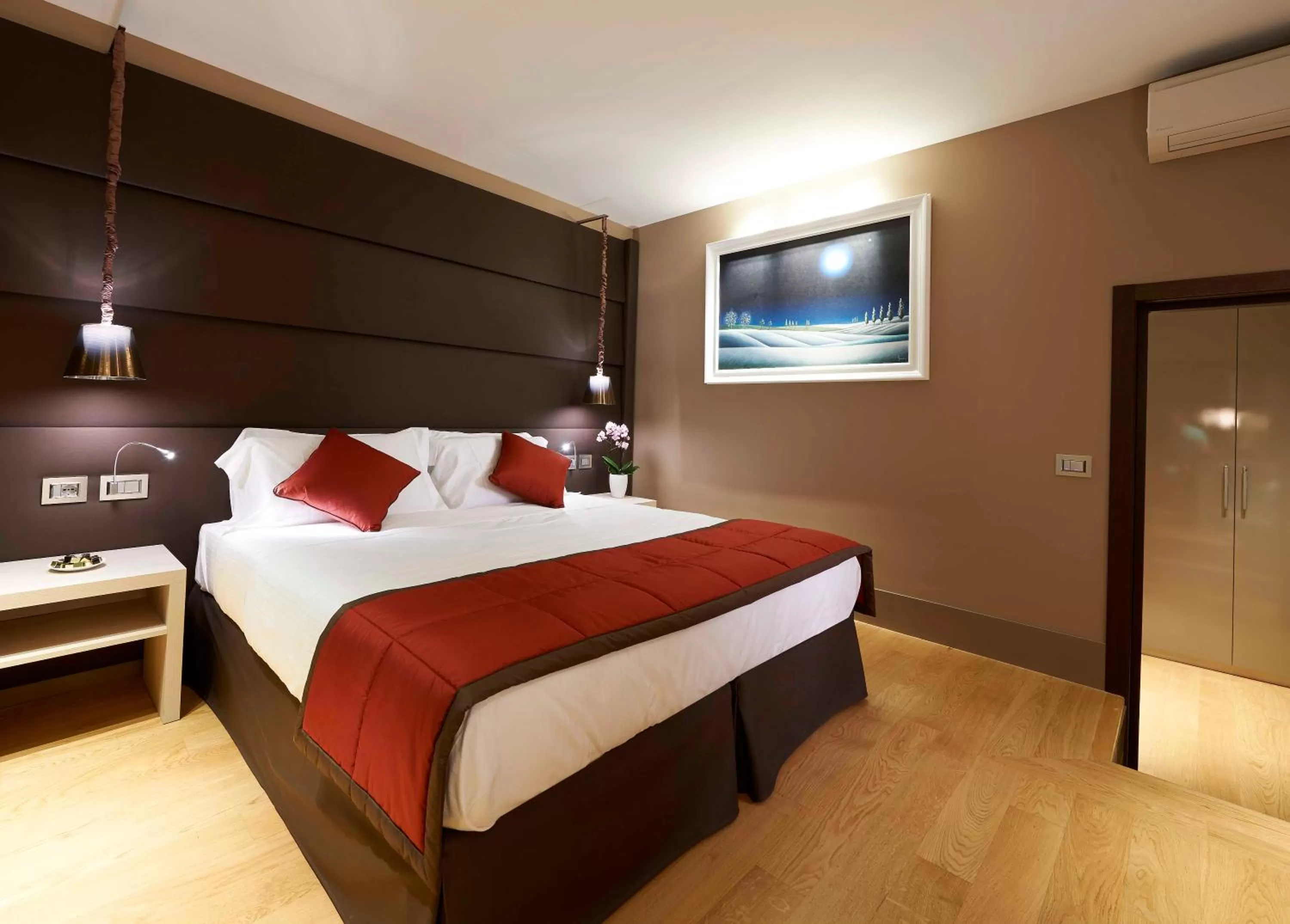 Bed in Harry's Bar Trevi Hotel & Restaurant