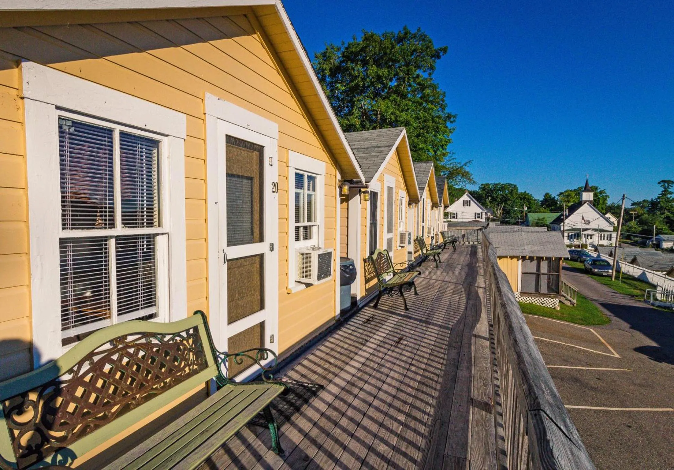 Balcony/Terrace in Half Moon Motel & Cottages