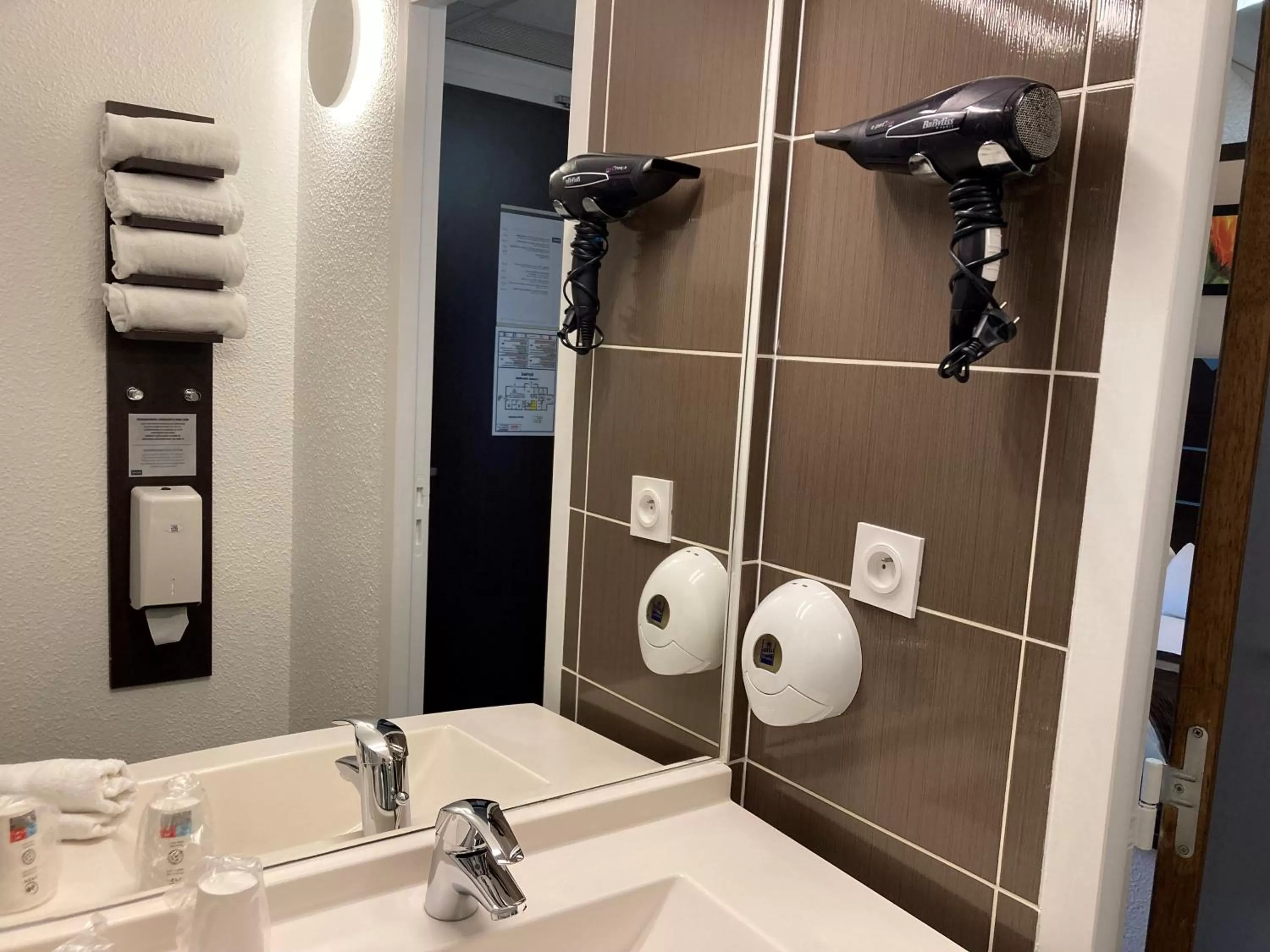 Quadruple Room in Kyriad Dol-de-Bretagne