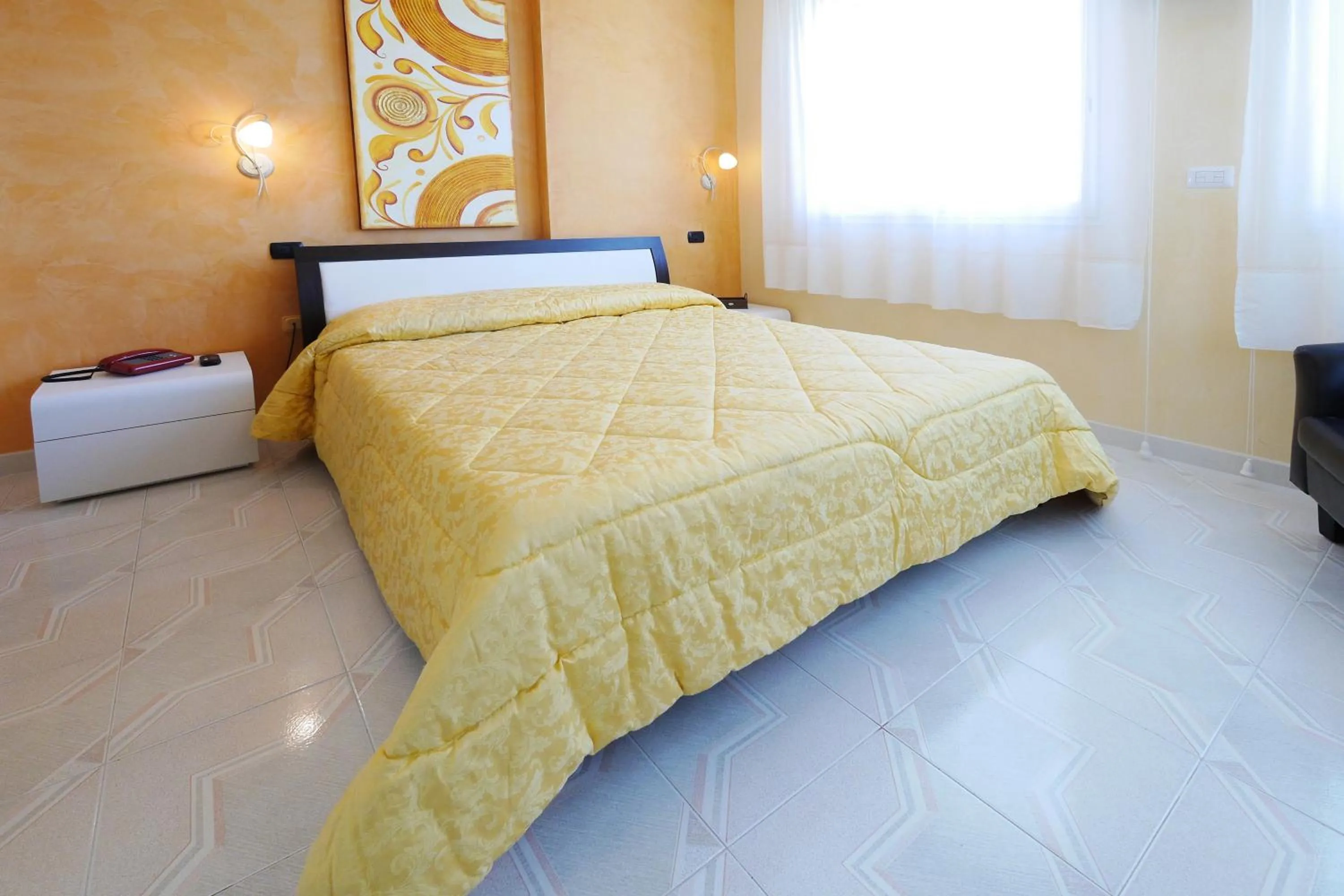 Bedroom, Bed in Hotel Mediterraneo