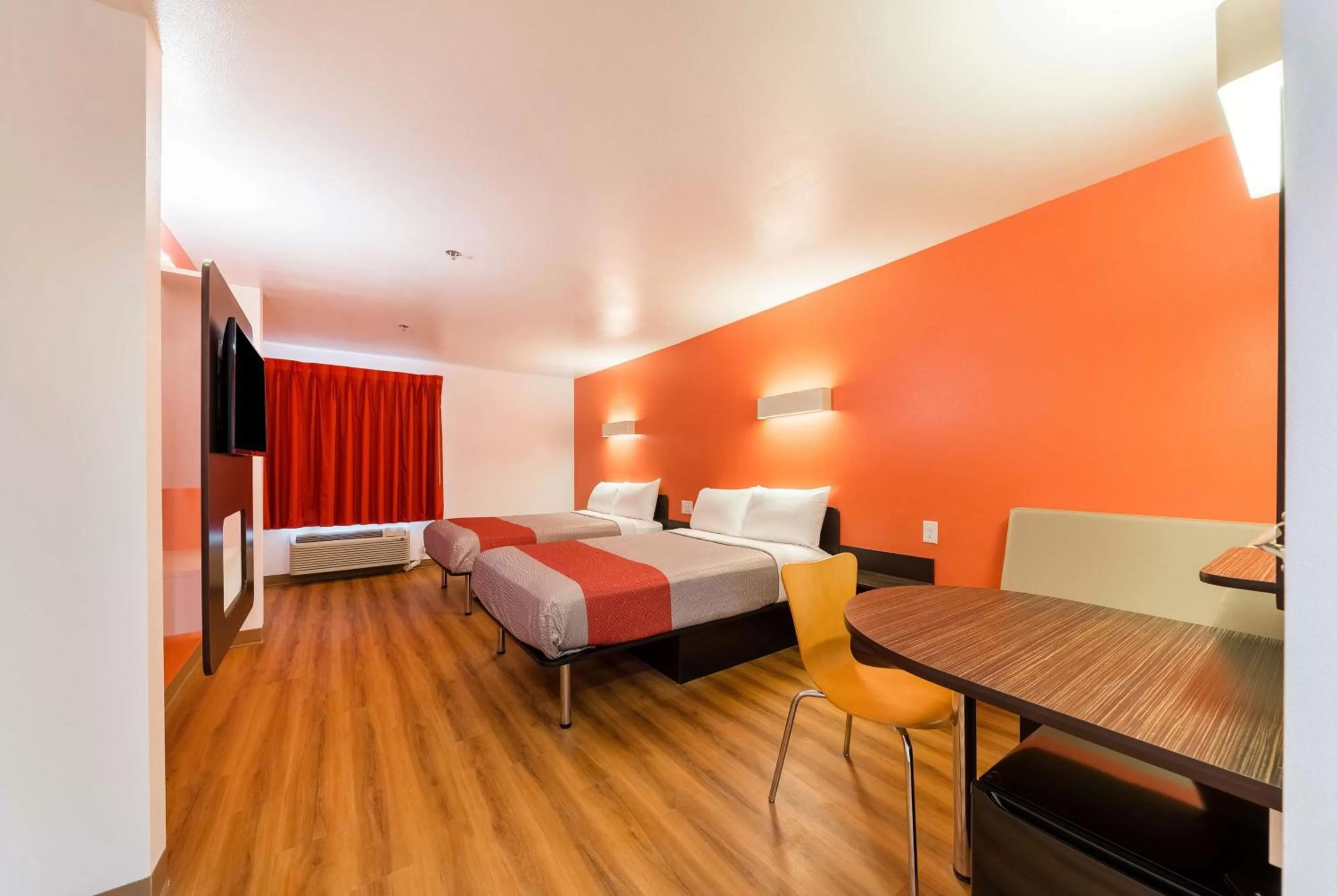 Photo of the whole room, Bed in Motel 6 Fort Worth, TX - North - Saginaw