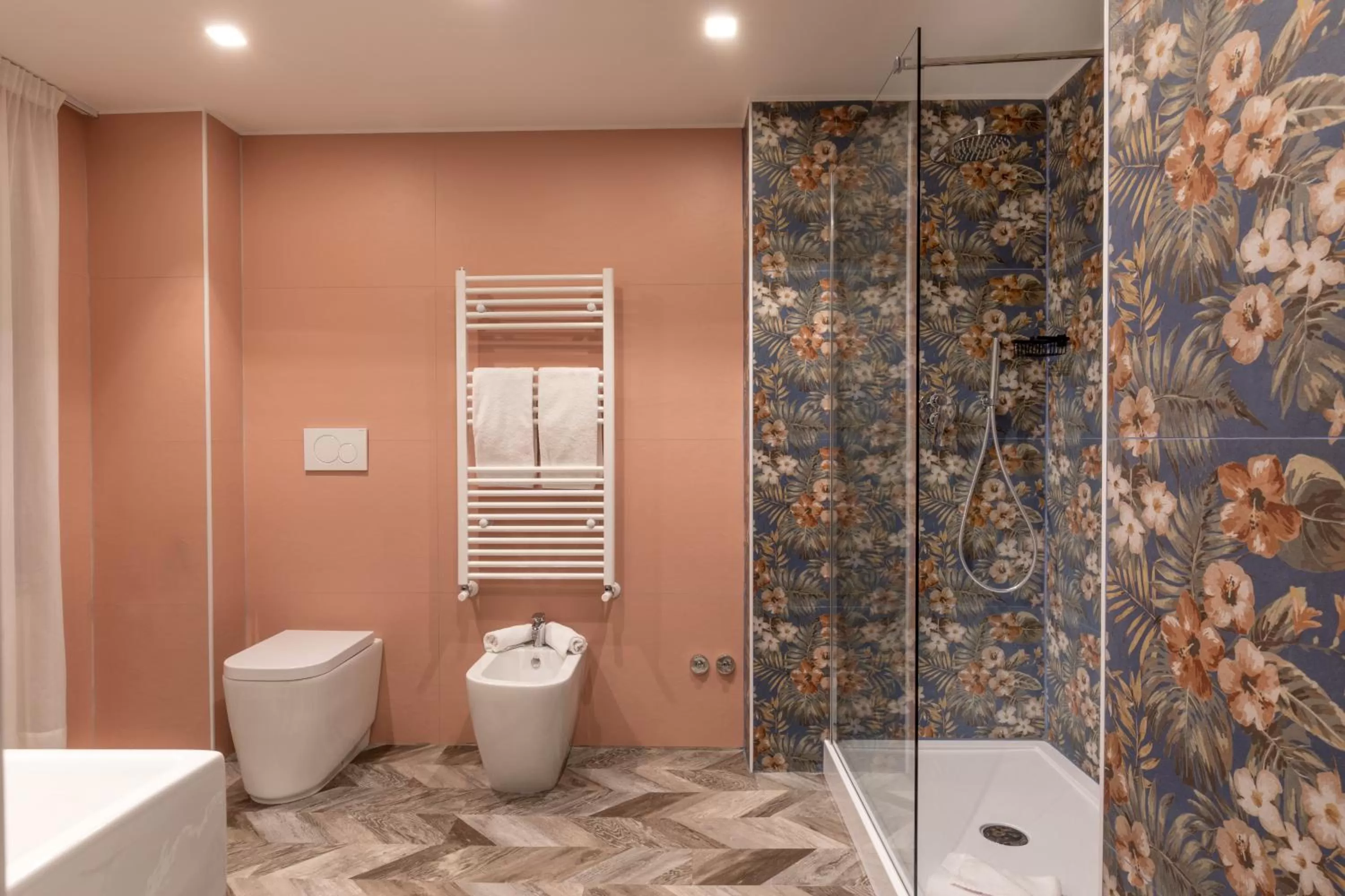 Shower in Bloom Hotel Rome