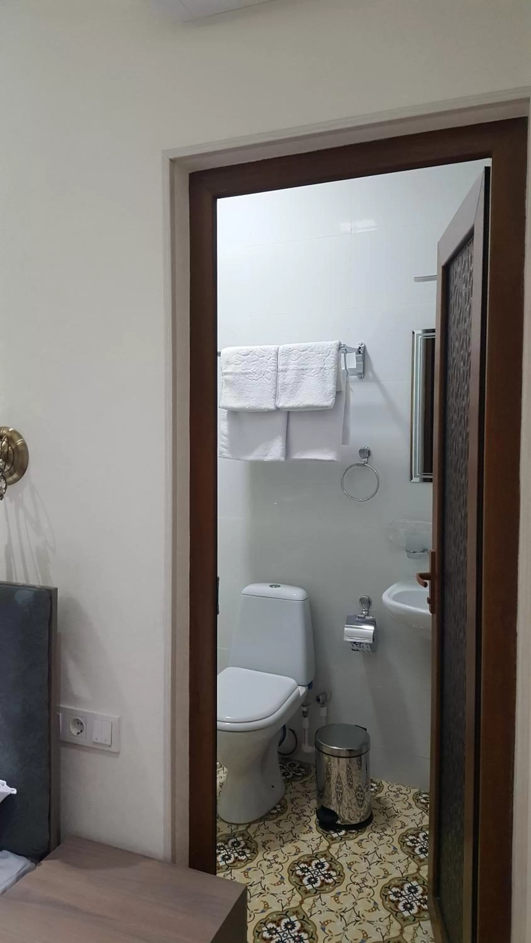 Bathroom in Registon Saroy Hotel