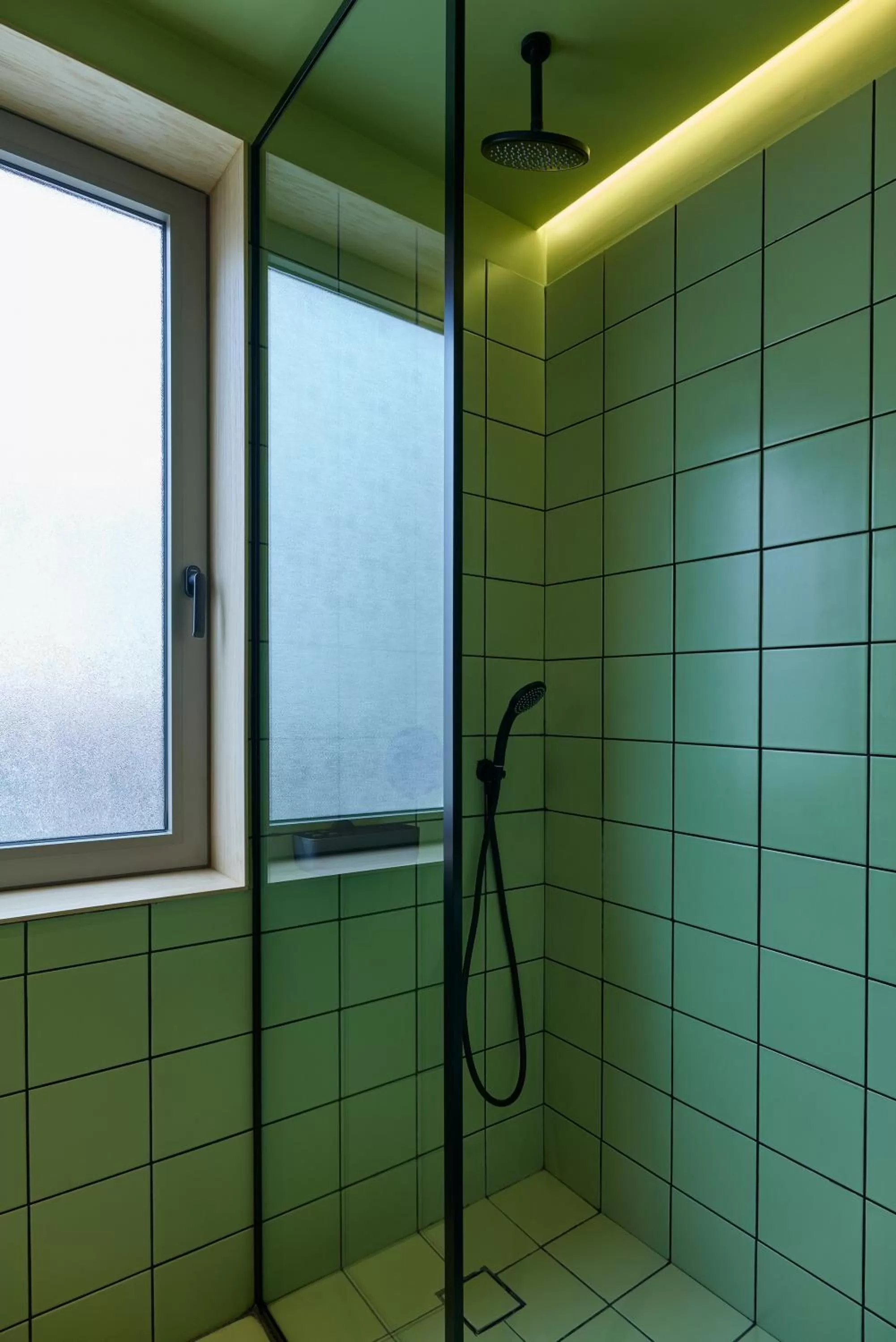 DWELL - Elegant City Stay