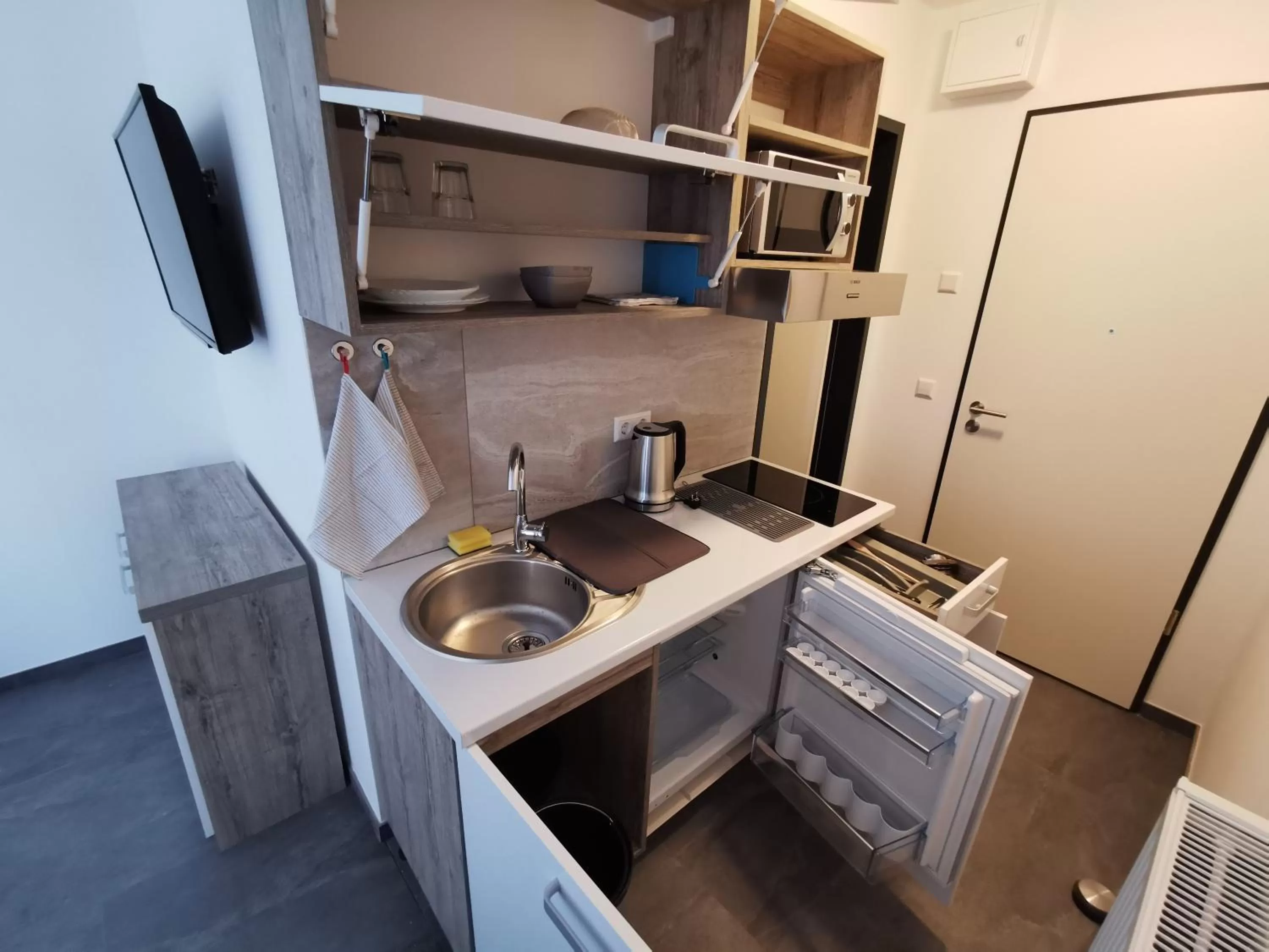 Coffee/tea facilities in HP Apartments