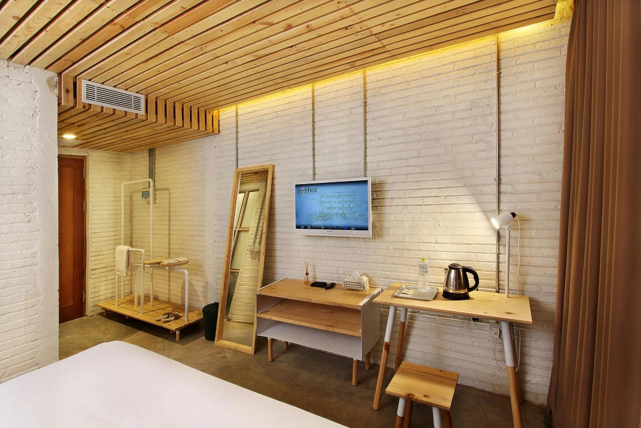 TV and multimedia, Bed in Greenhost Boutique Hotel Prawirotaman