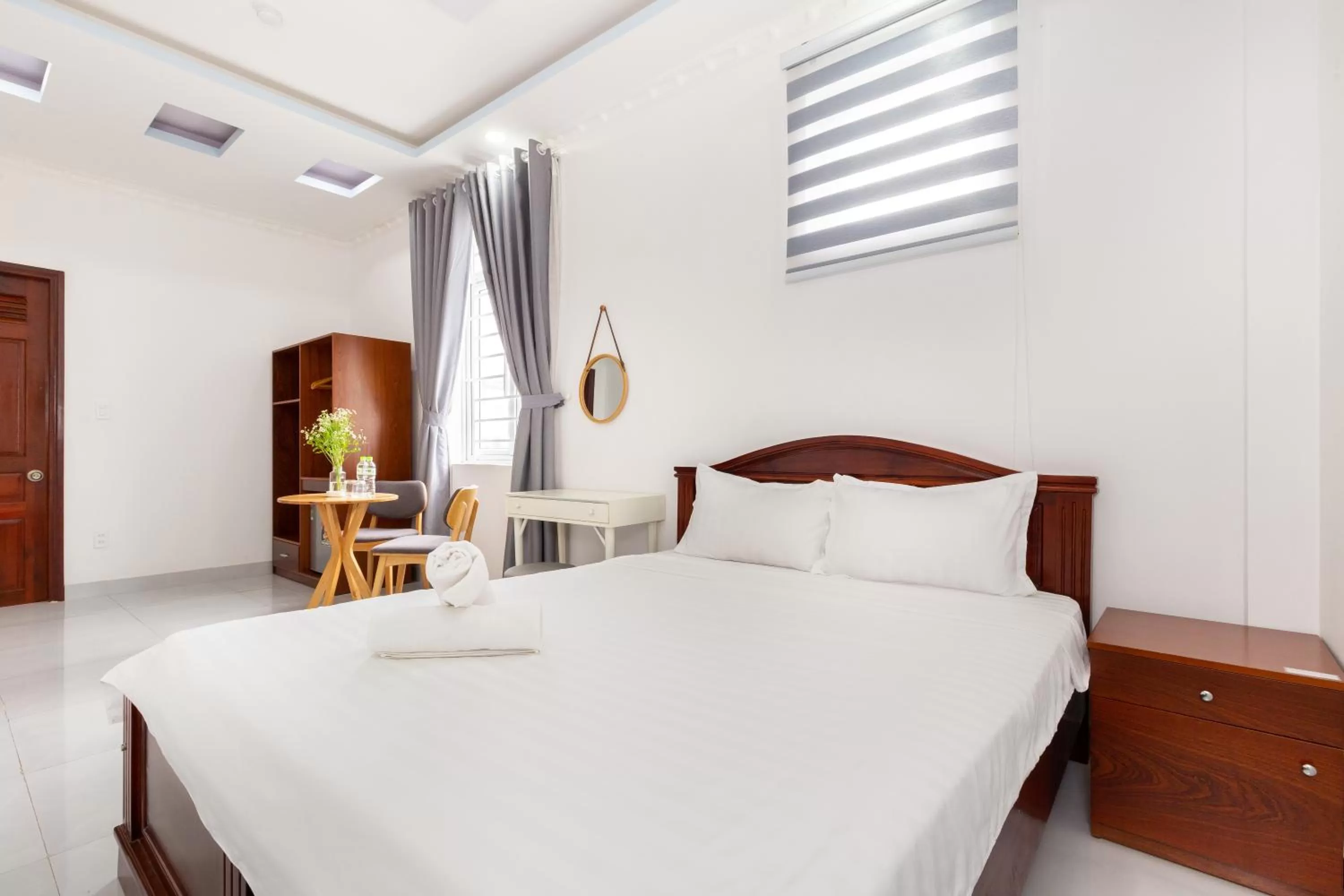 Bed in Luxury Vườn Lài Hotel