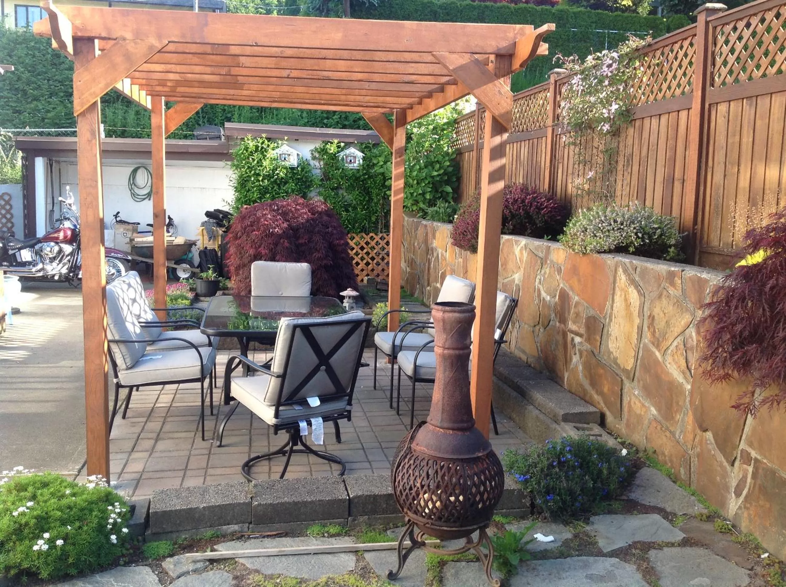 Balcony/Terrace in Laurel's Cottage by Elevate Rooms