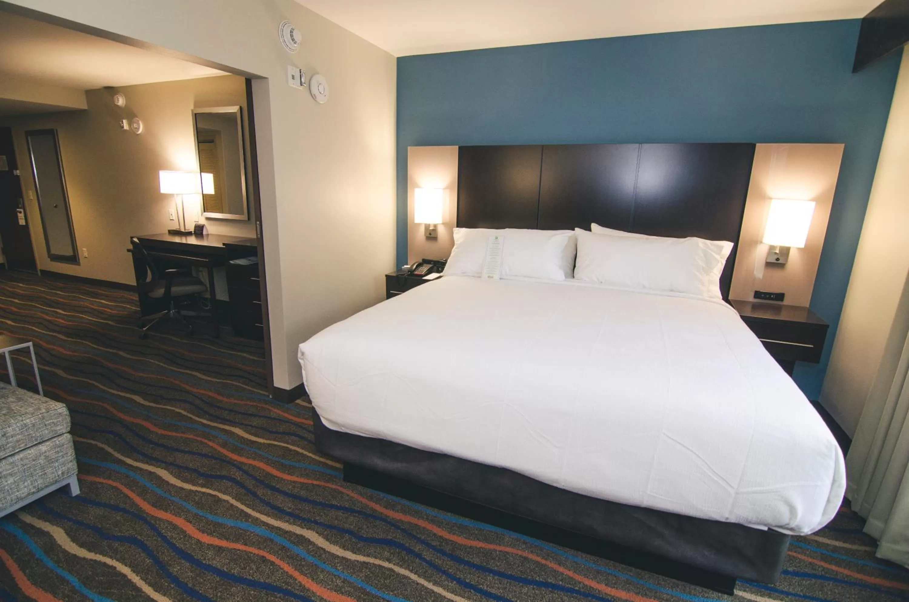 Photo of the whole room, Bed in Holiday Inn Hotel & Suites Chattanooga by IHG