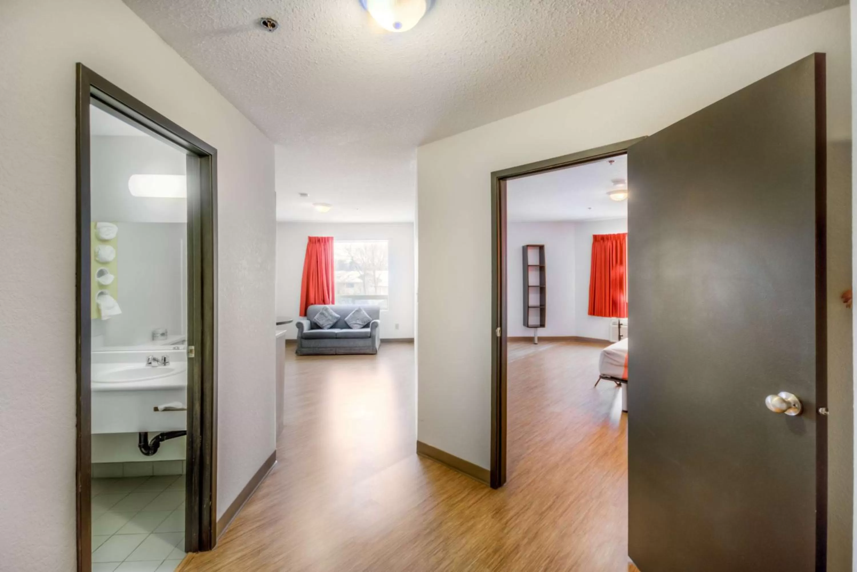 Photo of the whole room, Bed in Motel 6-Regina, SK