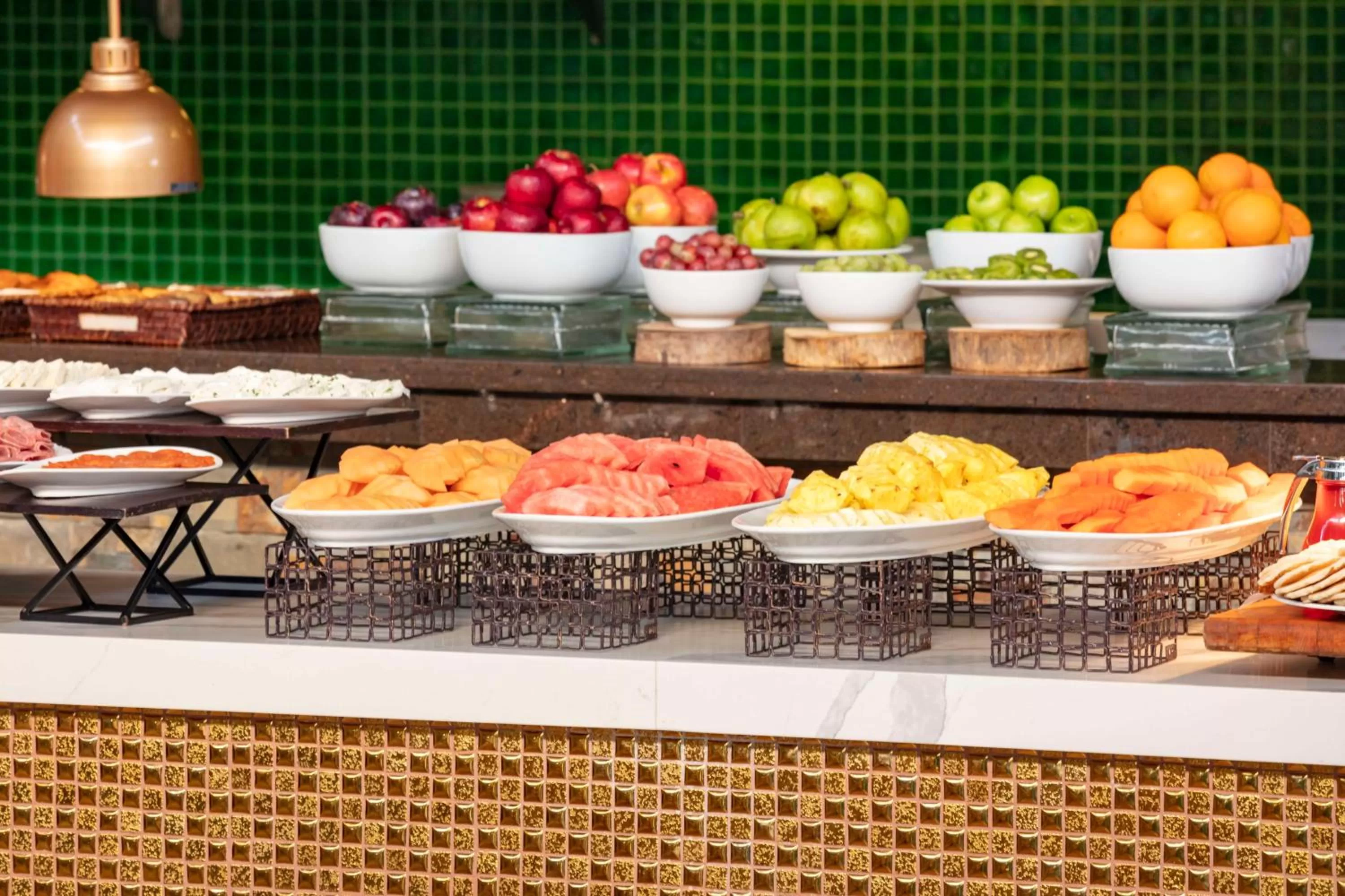 Restaurant/places to eat in Indura Beach & Golf Resort Curio Collection By Hilton