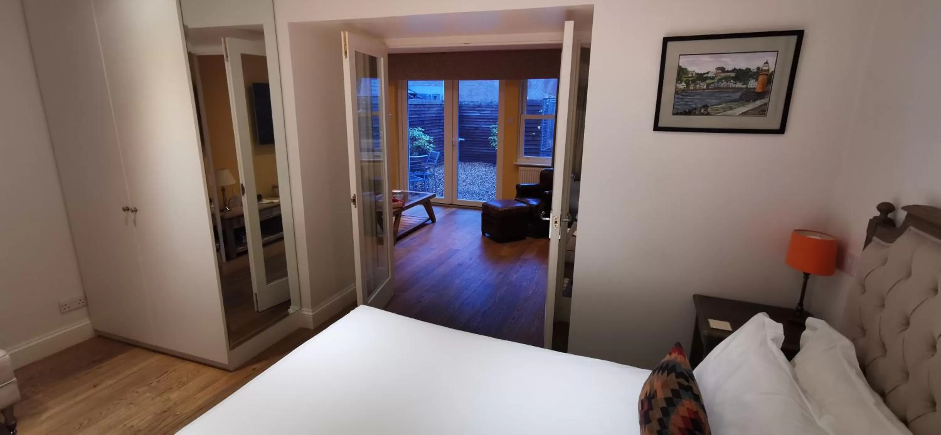 Bedroom, Bed in Buccleuch and Queensberry Arms Hotel