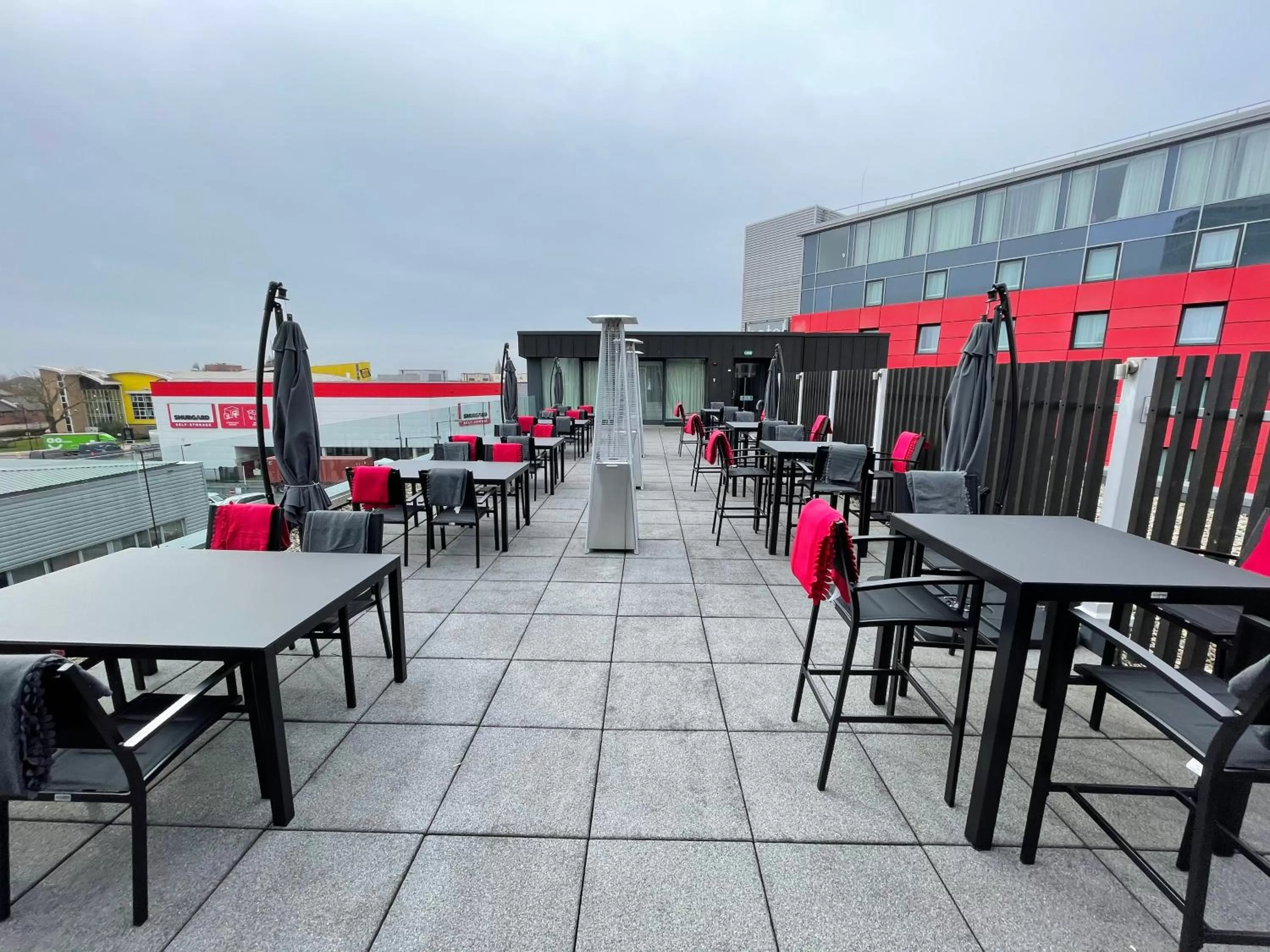 Patio in Holiday Inn London West by IHG