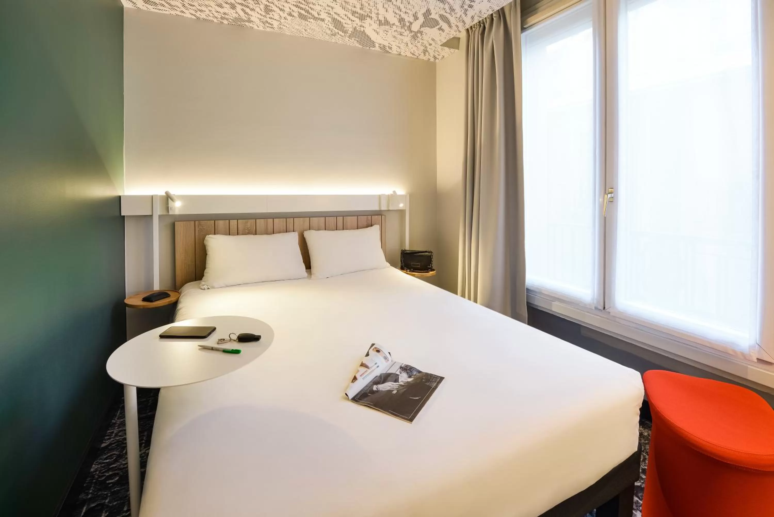 Bedroom, Bed in ibis Paris Gare De L Est 10ème