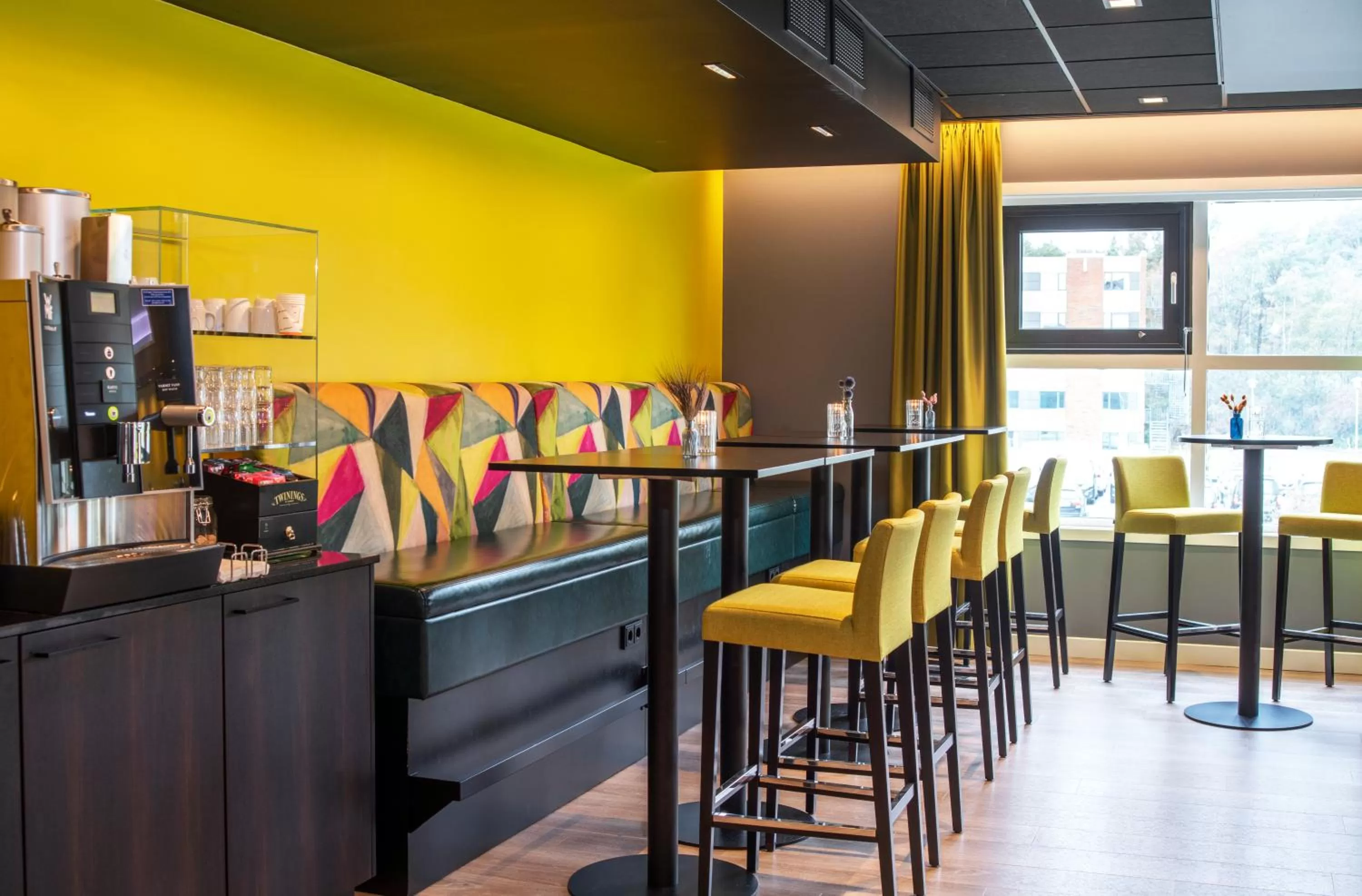 Lounge or bar in Thon Hotel Bergen Airport