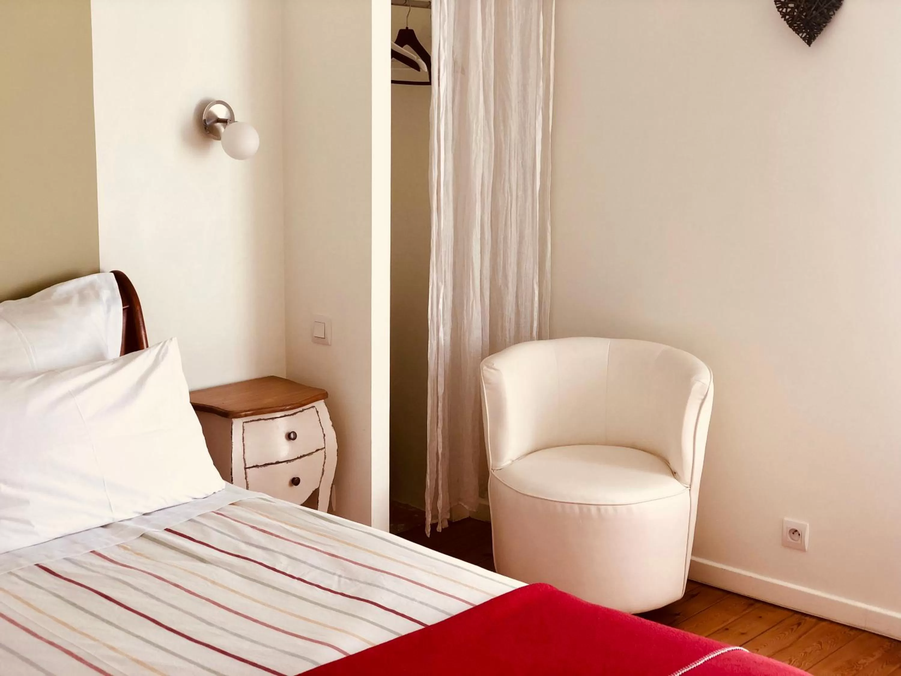 Bed in A la Fleur de Lys