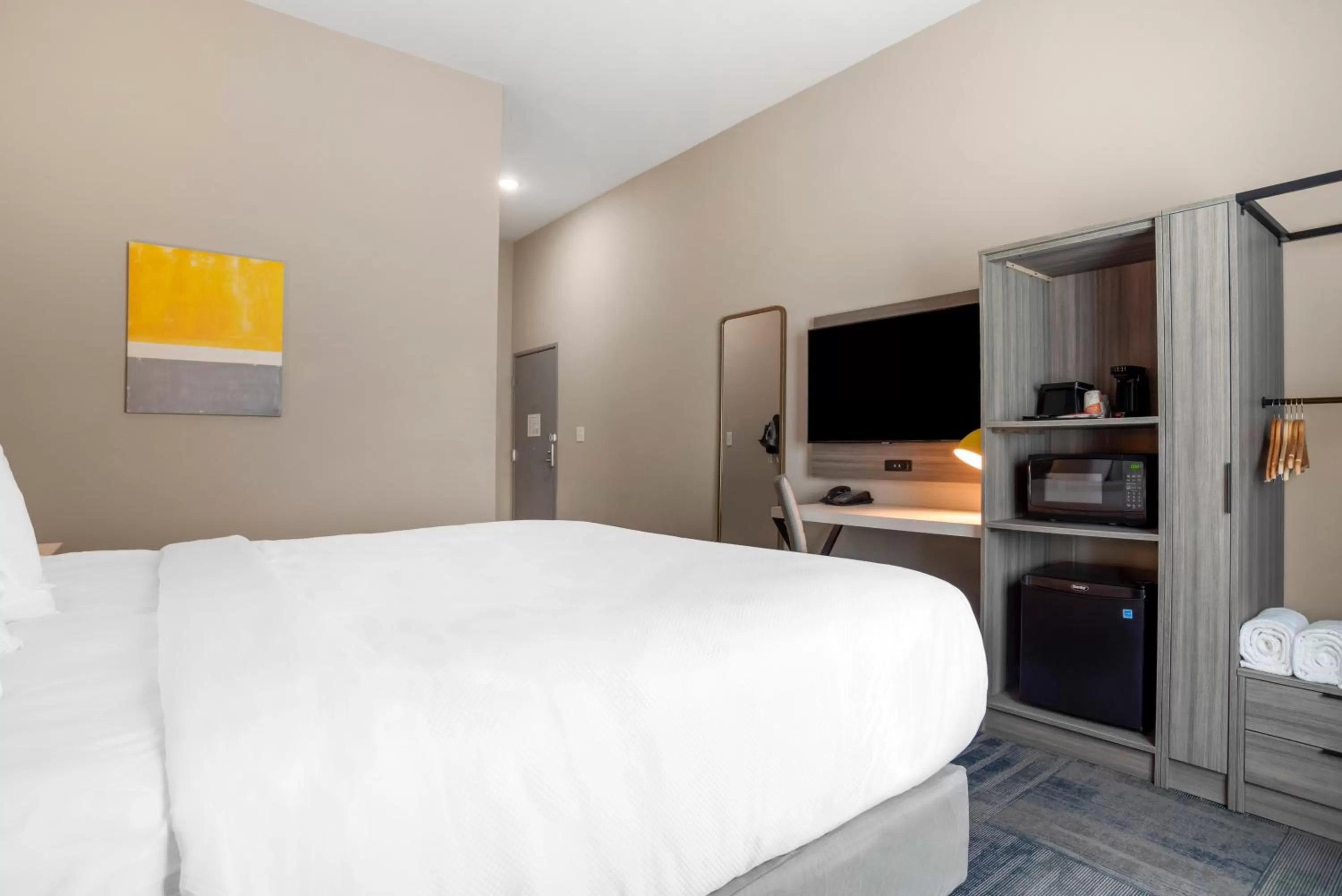 Bed in Comfort Inn & Suites Destin near Henderson Beach