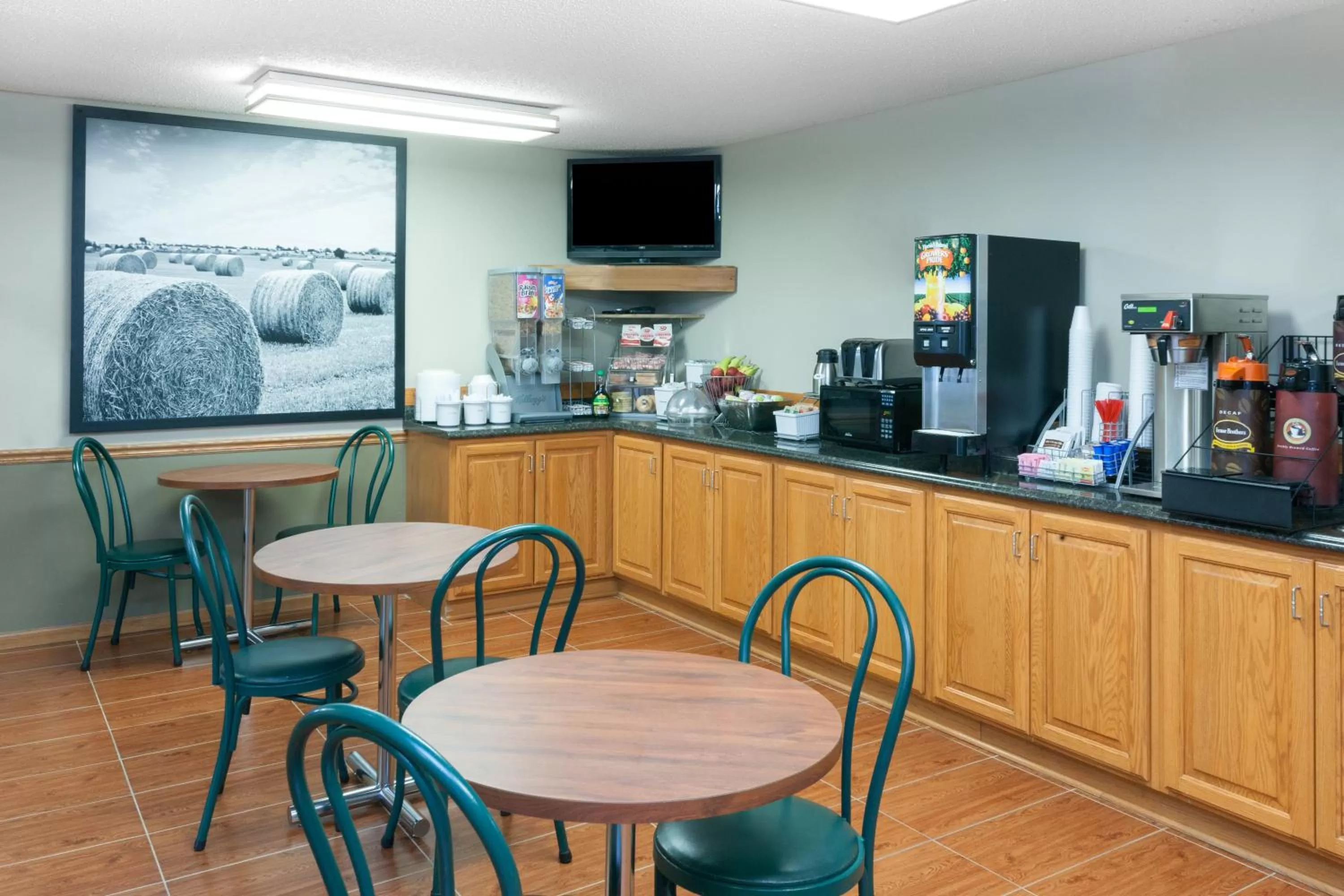 Lobby or reception in Super 8 by Wyndham Gilman