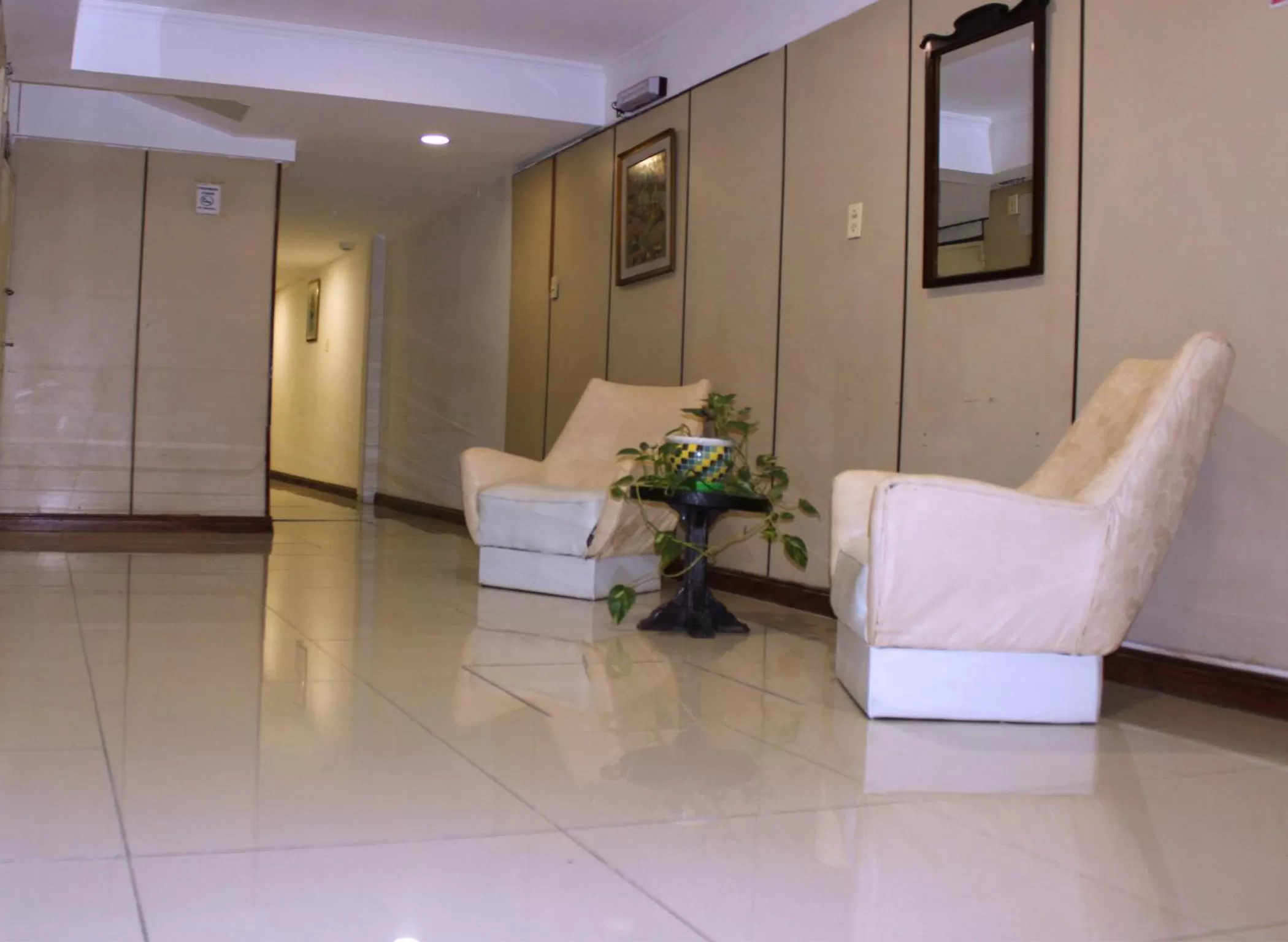 Seating area in Hotel Richmond