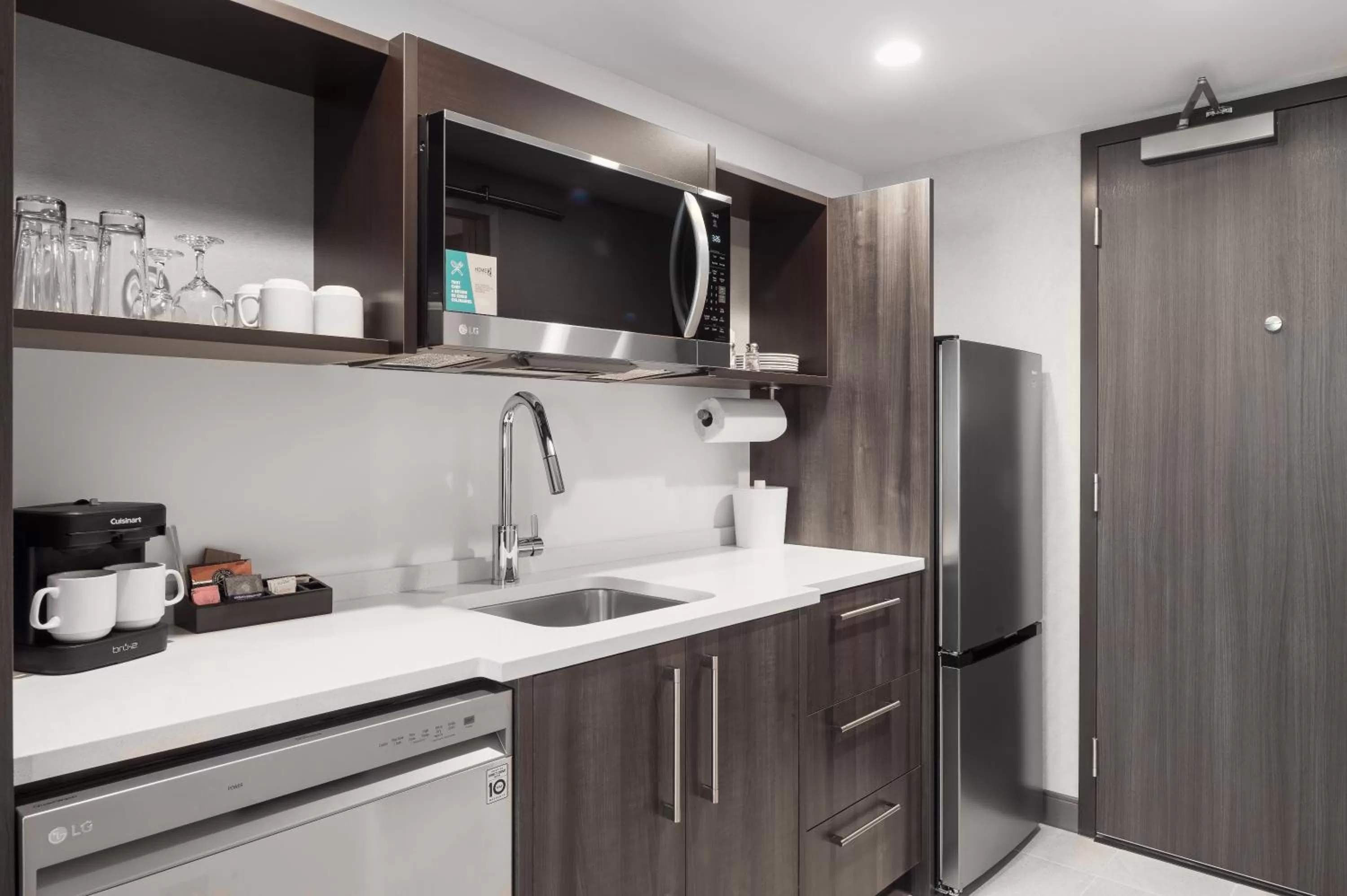 Kitchen or kitchenette in Home2 Suites By Hilton Quebec City