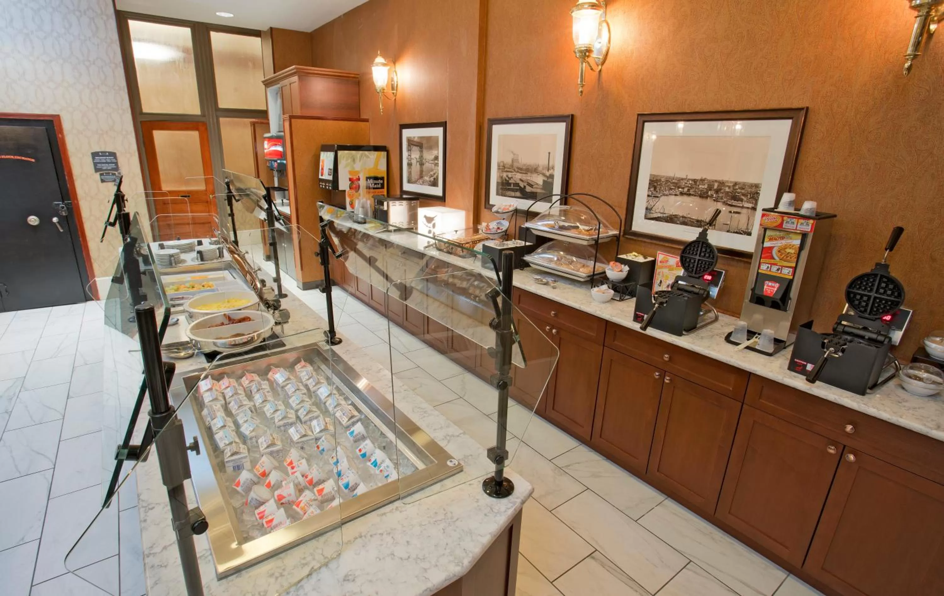 Restaurant/places to eat in Staybridge Suites Baltimore - Inner Harbor by IHG