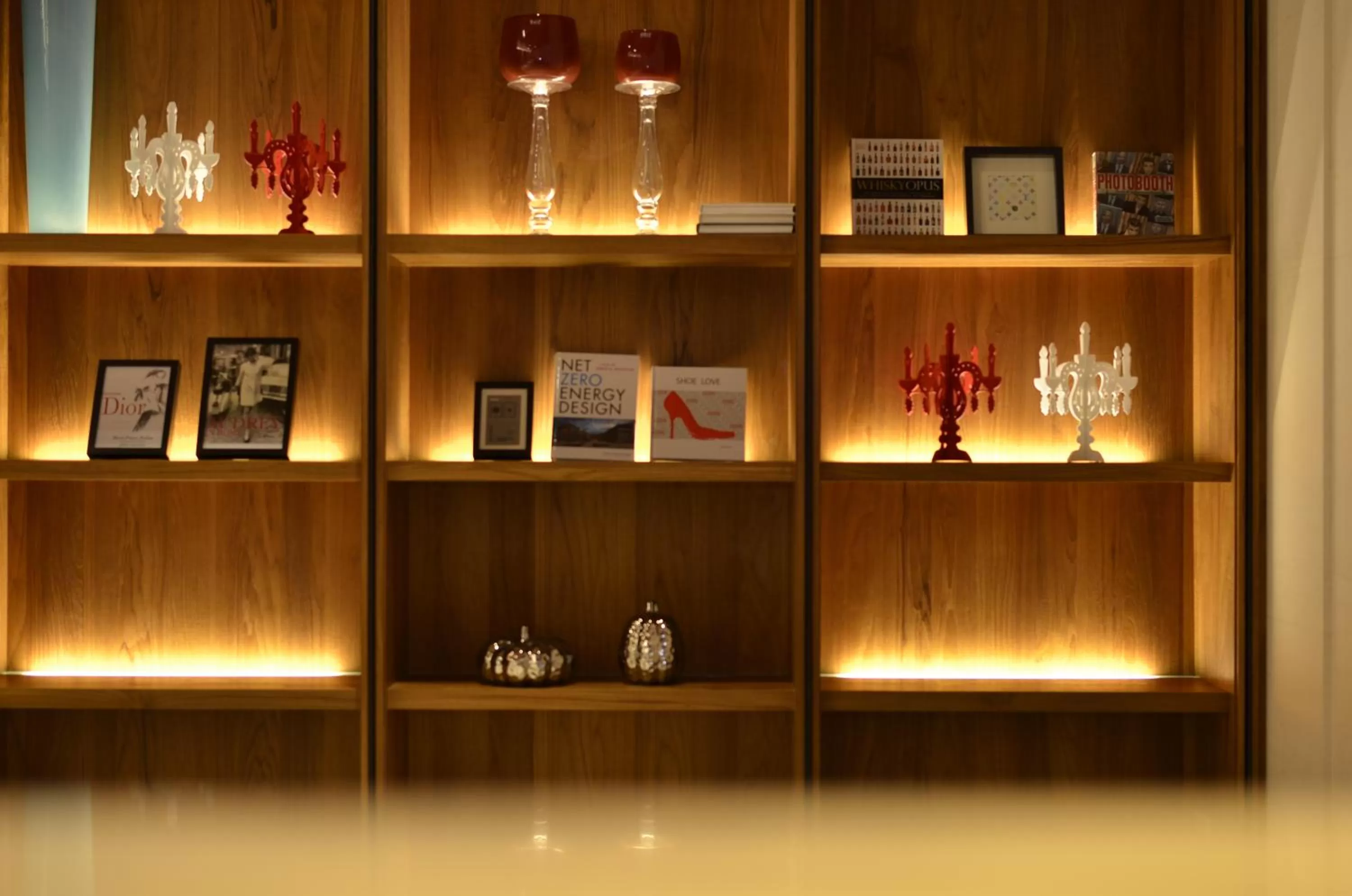 Decorative detail in Amici hotel Six Star Hostel