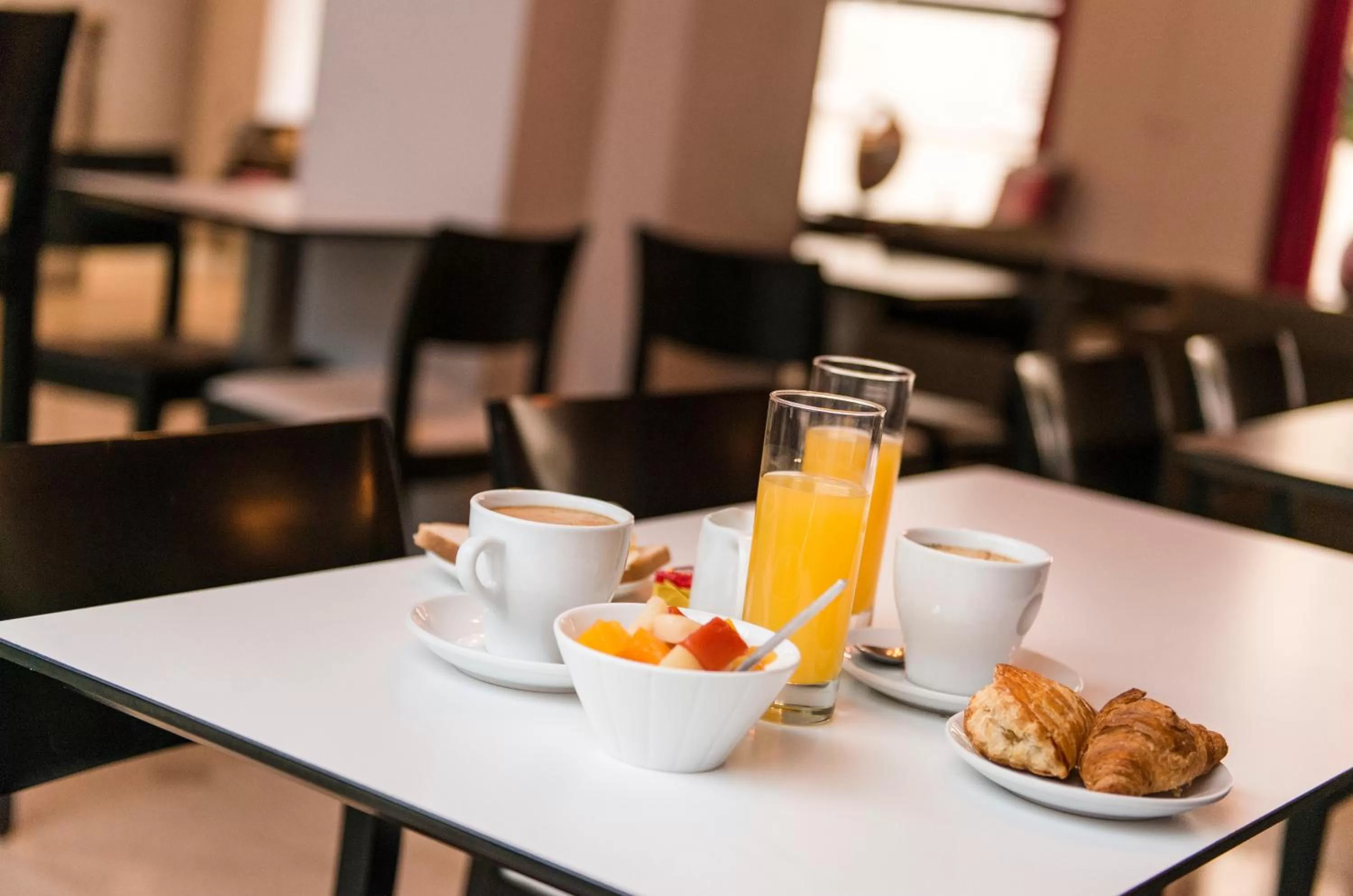 Breakfast in Hotel Corona -Rodier-