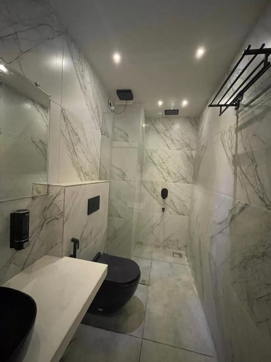 Shower, Bathroom in Pajaros Blu