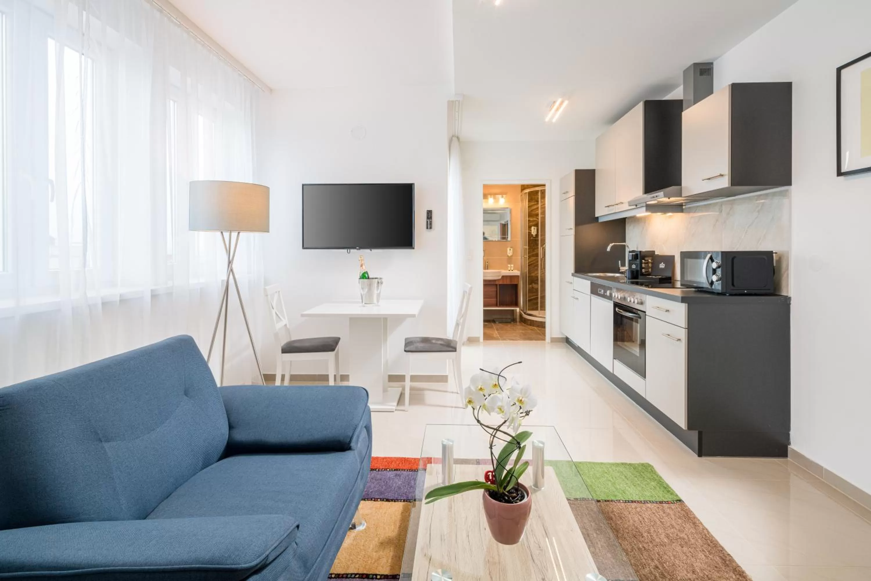 Living room in Best Western Plus Celebrity Suites