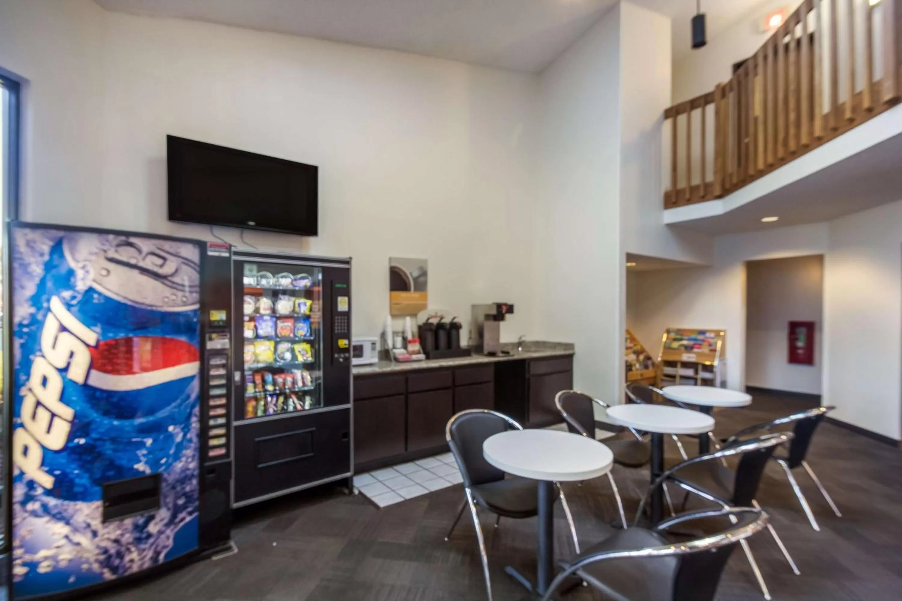 Restaurant/places to eat in Motel 6-Saukville, WI