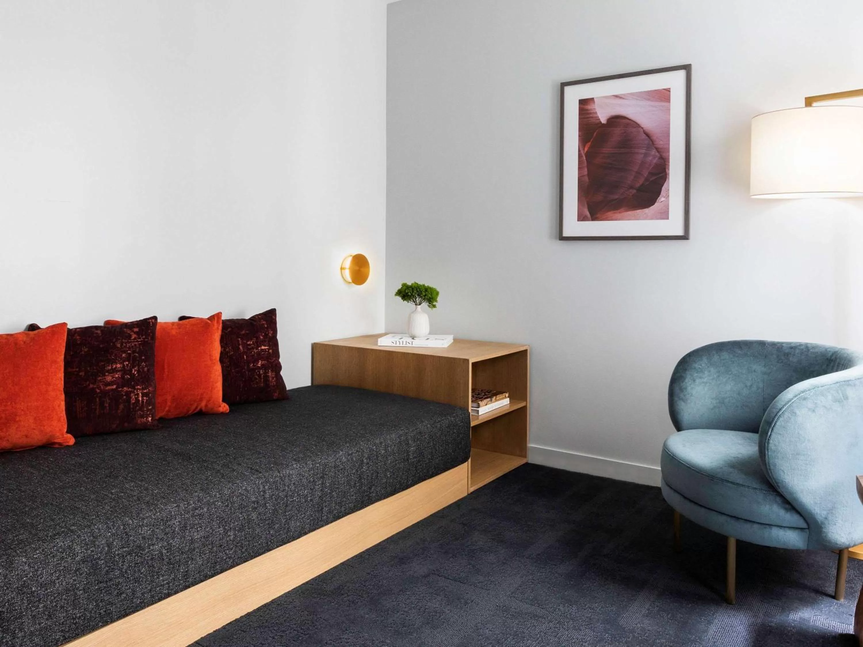 Living room, Bed in 21c Museum Hotel Chicago