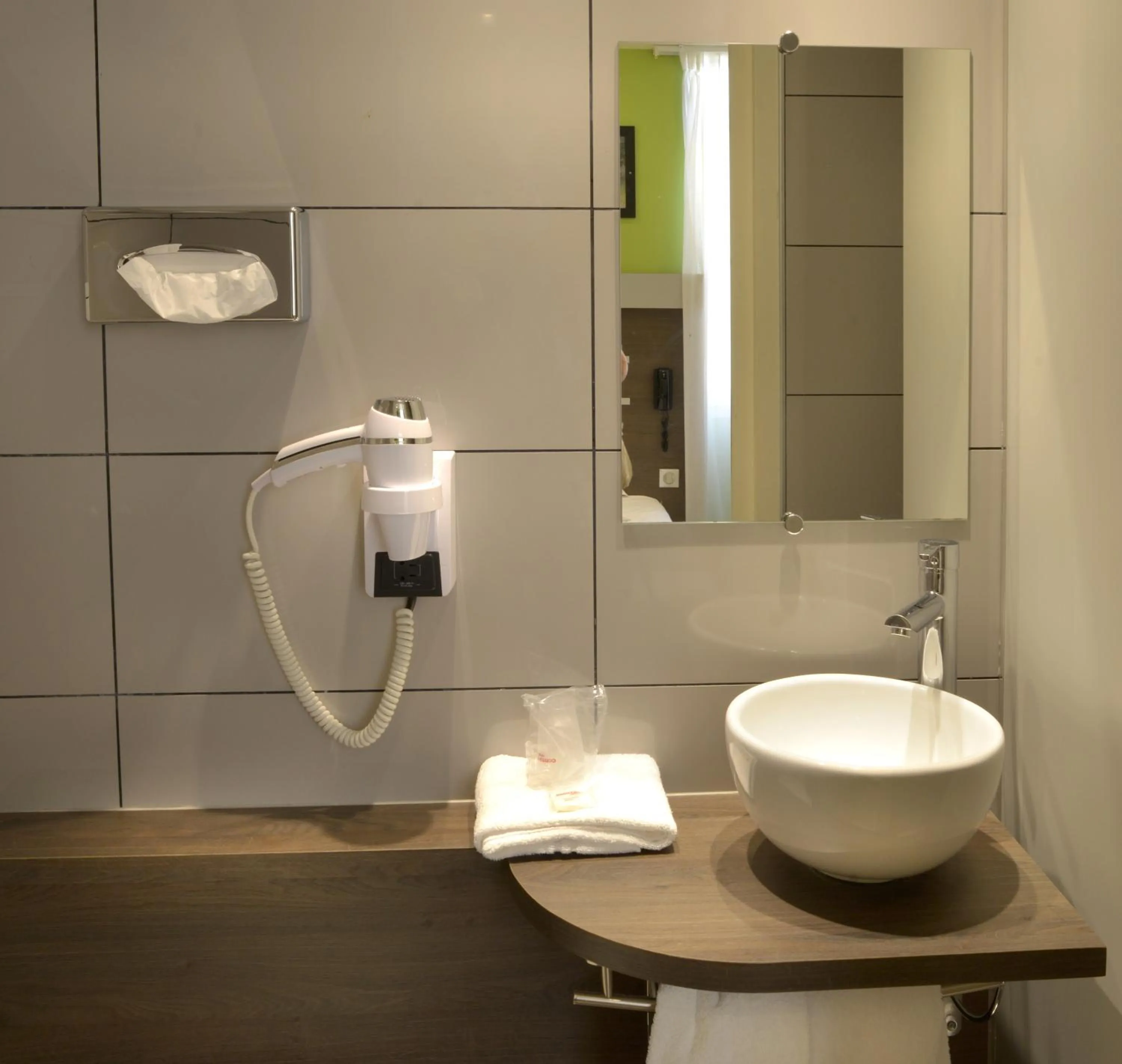 Bathroom in Hotel Terminus Saint-Charles