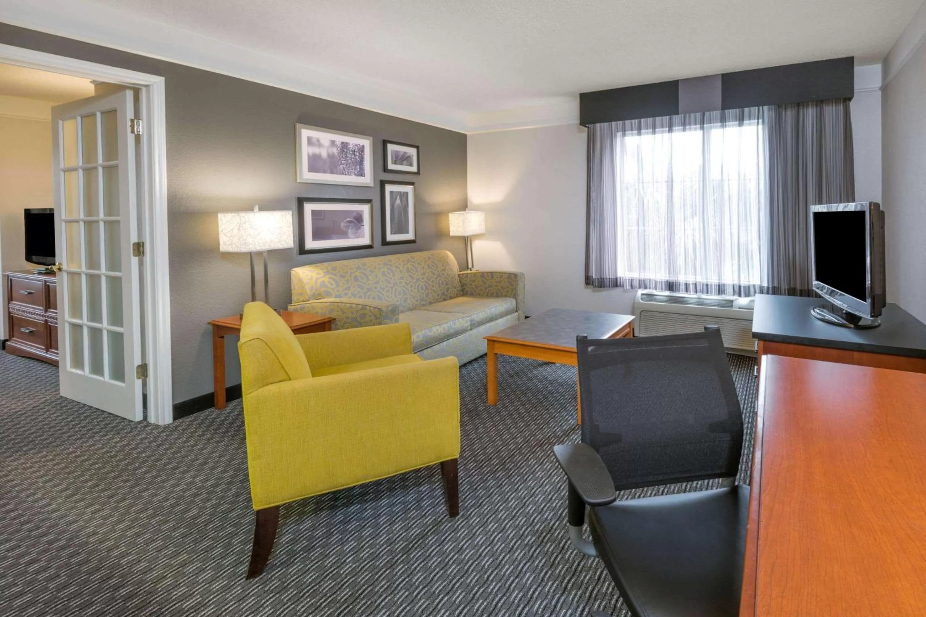 Photo of the whole room in La Quinta Inn & Suites by Wyndham San Antonio Riverwalk