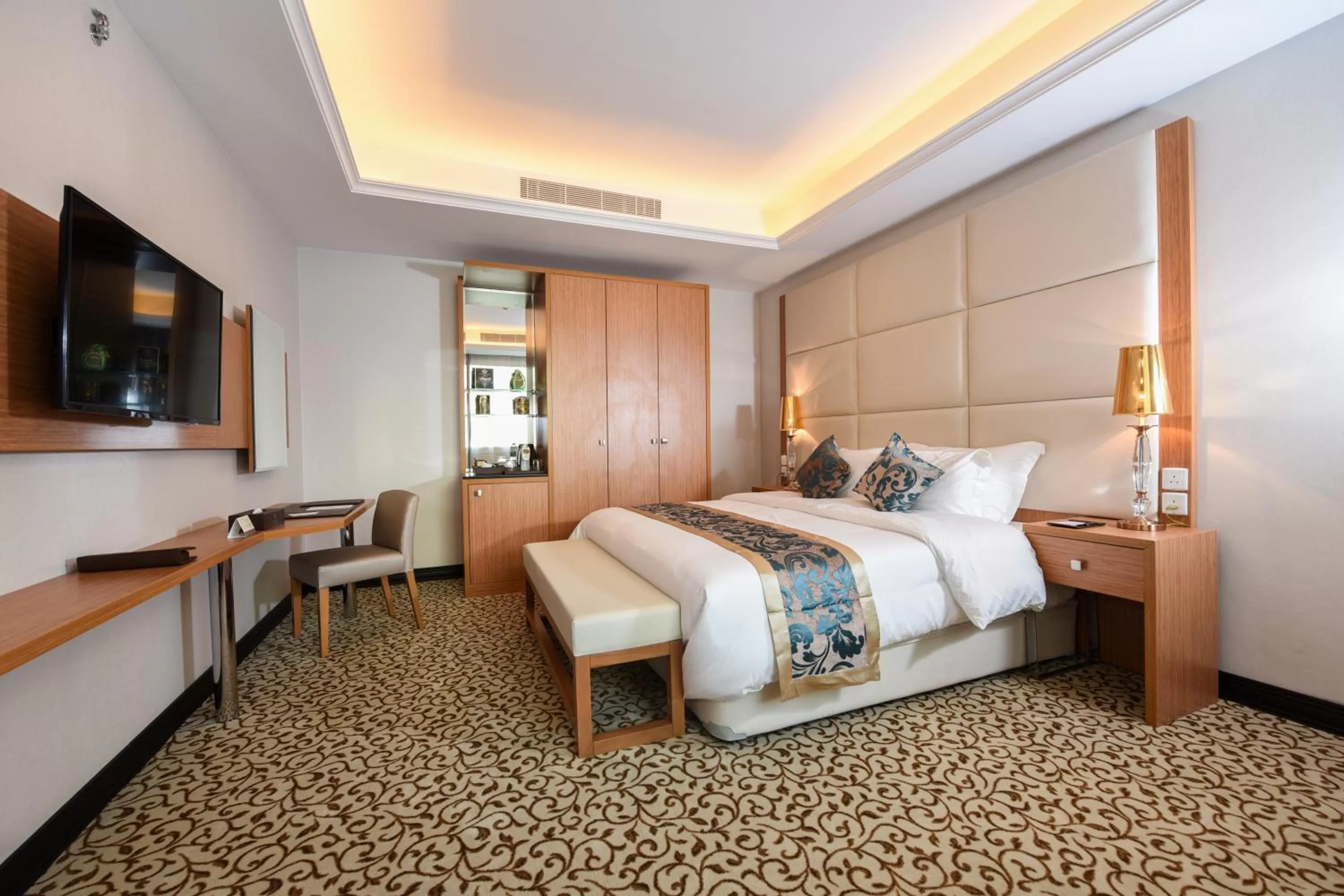 Bedroom, Bed in Grand Park Hotel